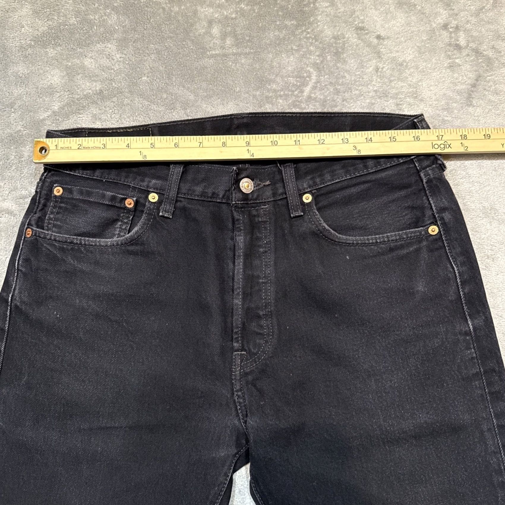 Levi's VINTAGE Levi's 501 Jeans Mens 33x32 Black Button Fly Straight Leg Dark Wash Denim Regular 5-Pocket Logo 90s Punk Rock Mens Size US 33 - 4 Thumbnail