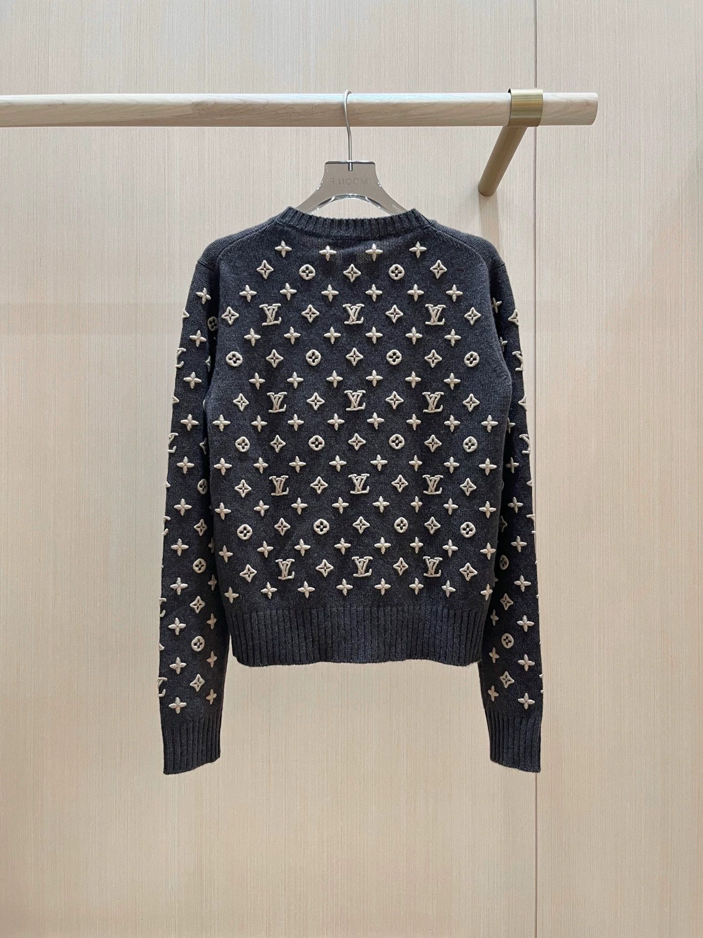 Louis Vuitton LV Monogram Embossed Brown Cashmere Sweater M 99 New Size M / US 6-8 / IT 42-44 - 2 Thumbnail