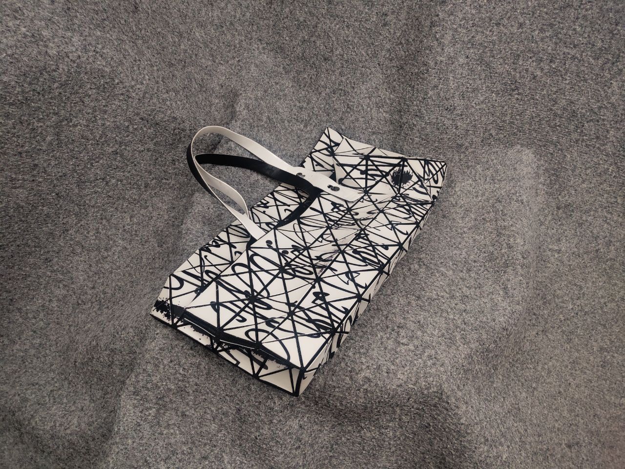 Issey Miyake Issey Miyake Bao Bao Japan Curtis Krig Tote Bag Black Art Size ONE SIZE - 13 Thumbnail