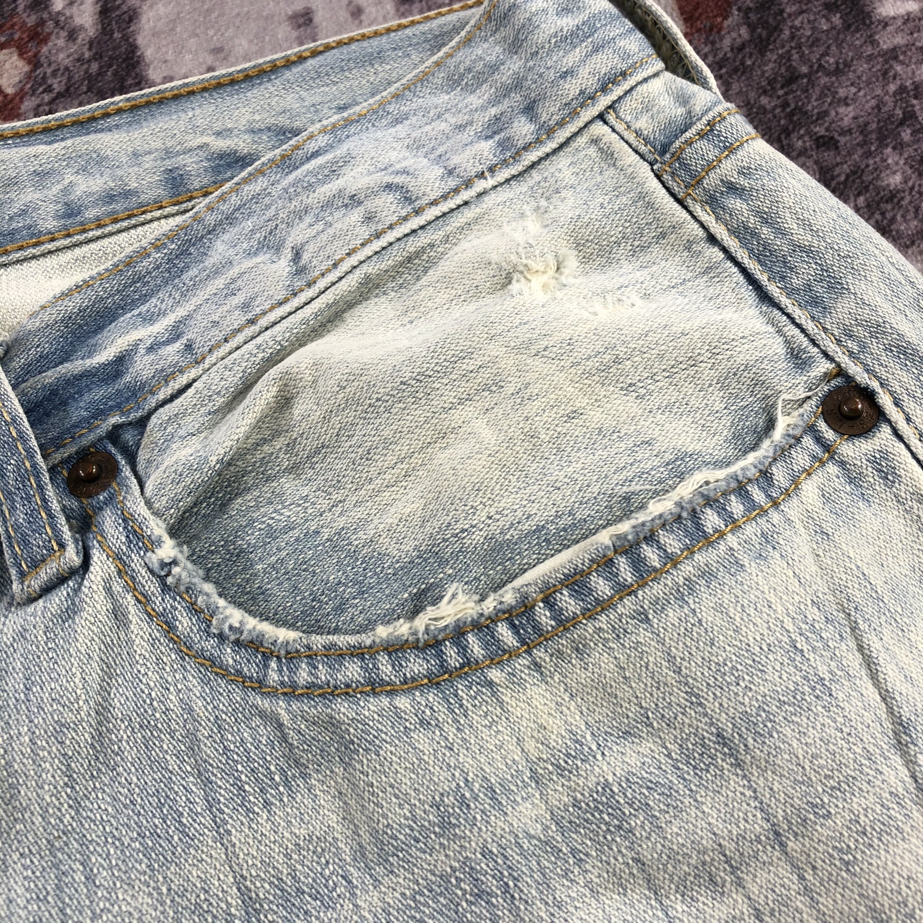 Levi's × Vintage Vintage 90s Light Wash Levis 501 Jeans-JM2905 Size US 34 / EU 50 - 11 Thumbnail