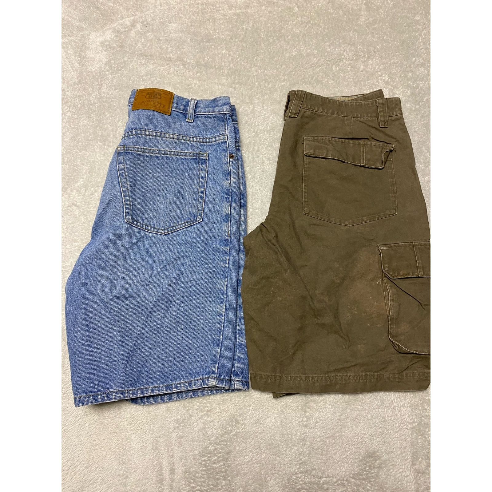 Columbia 2pcs Bundle Columbia cargo short and Route 66 size 34 Size US 34 / EU 50 - 1 Thumbnail