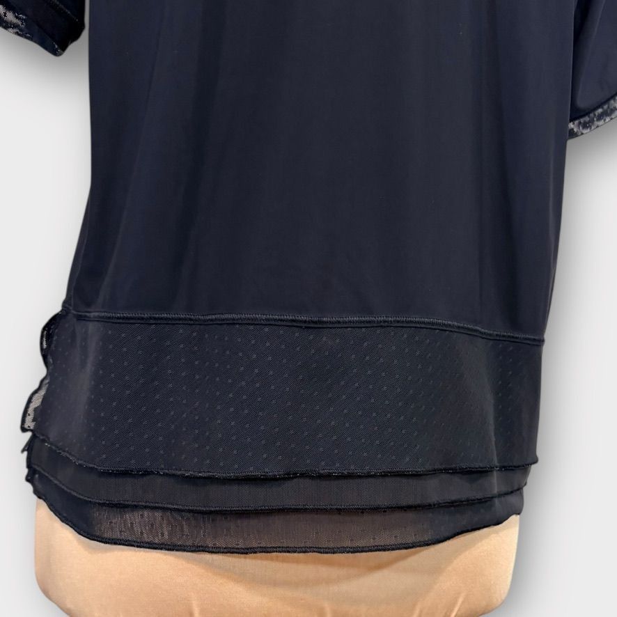 Lululemon Lululemon Sole Training Tee 4 Black Luxtreme Mesh Dot Trim S Size S / US 4 / IT 40 - 7 Thumbnail