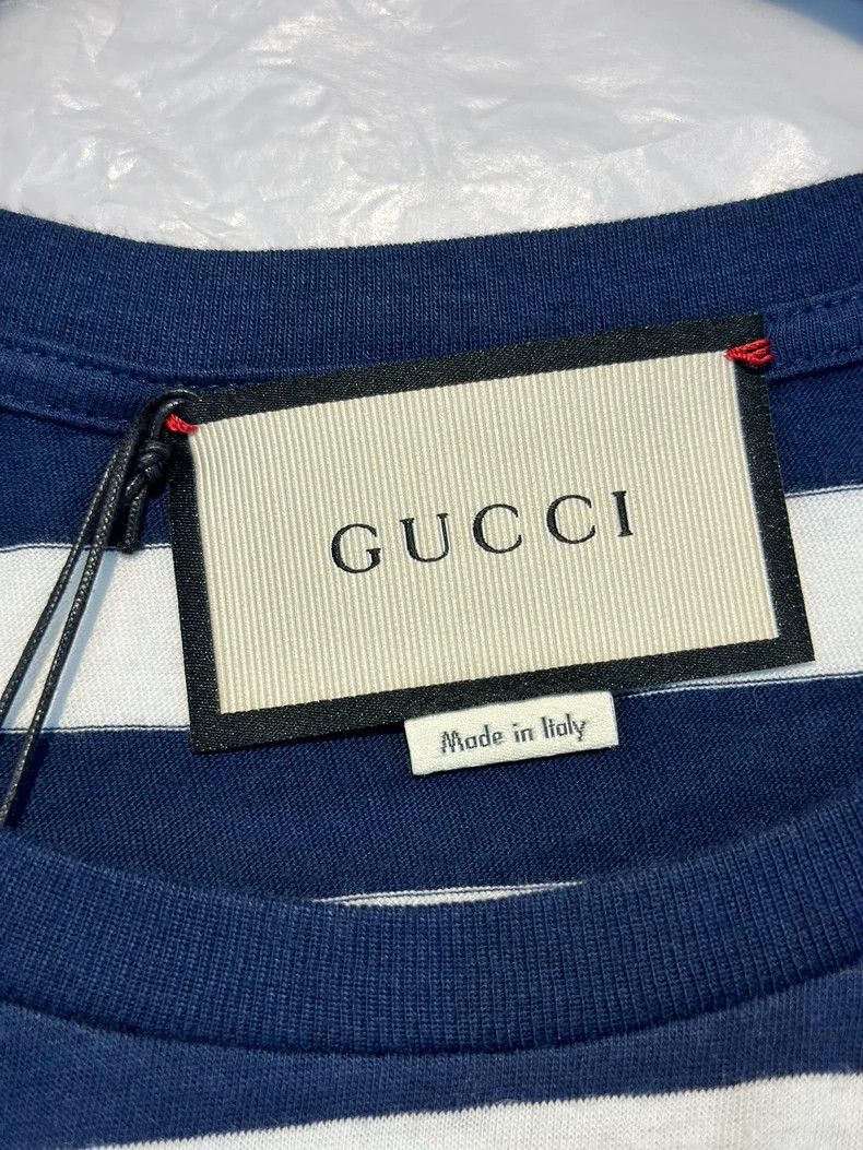 Gucci Gucci Blue and white striped embroidered men's short-sleeve Size US M / EU 48-50 / 2 - 4 Thumbnail