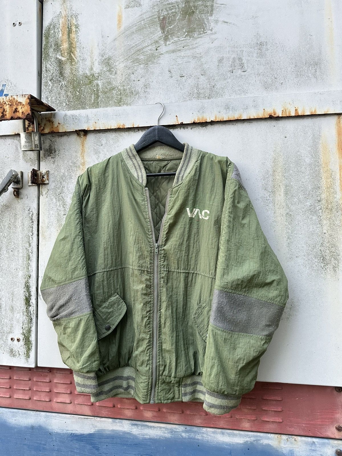 Vintage 👹Vintage THRASHED VAC Green Bomber Jacket Size US M / EU 48-50 / 2 - 2 Thumbnail