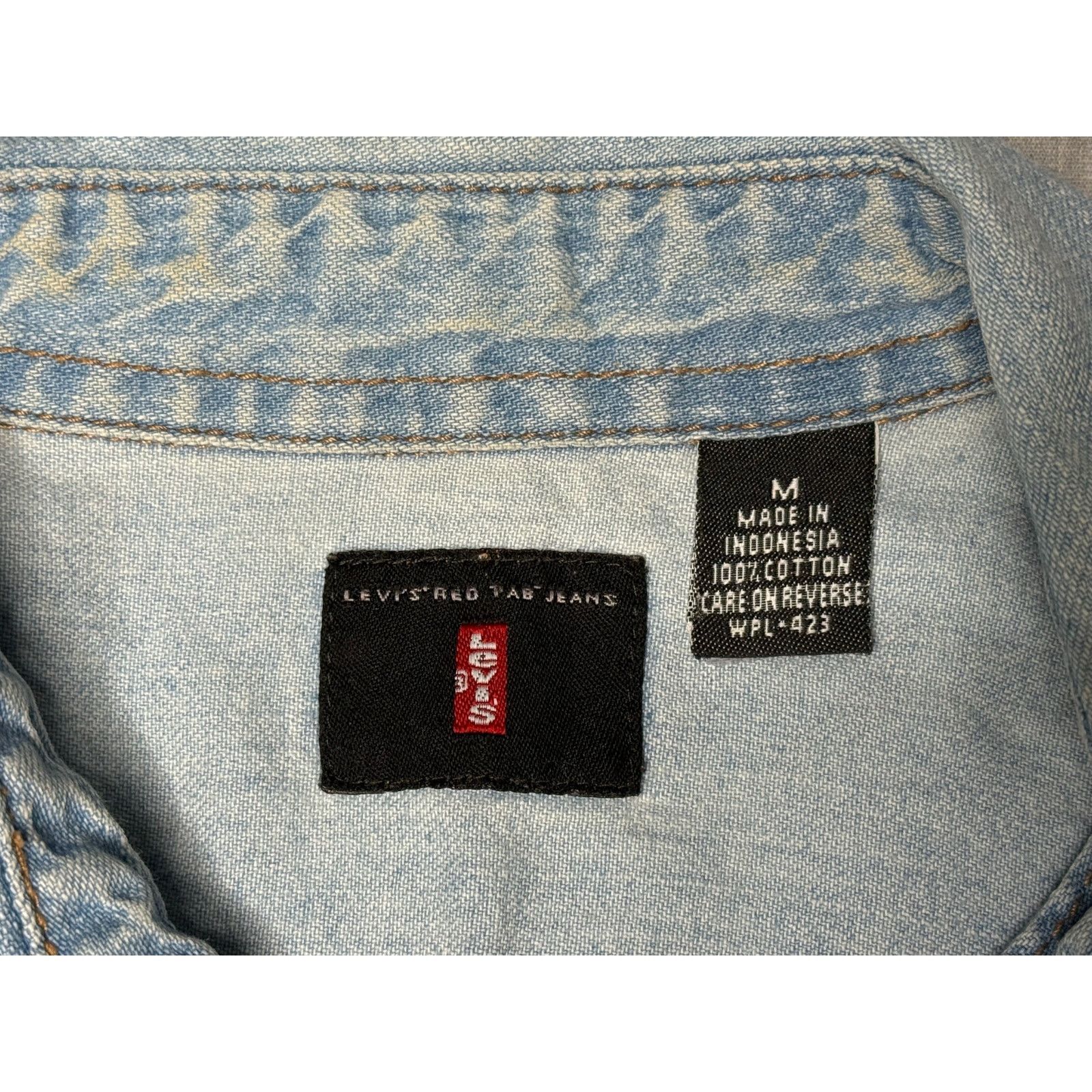 Levi's Vintage Levi’s Red Tab Button Up Denim Jean Shirt Medium Size US M / EU 48-50 / 2 - 3 Thumbnail