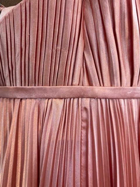 Mac Duggal Rose Gold Plunge Neck Pleated Evening Gown Size XS / US 0-2 / IT 36-38 - 8 Thumbnail
