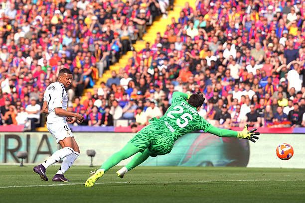 Nike Barcelona GK 2024/2025 szcezesny jersey football Size US L / EU 52-54 / 3 - 13 Thumbnail
