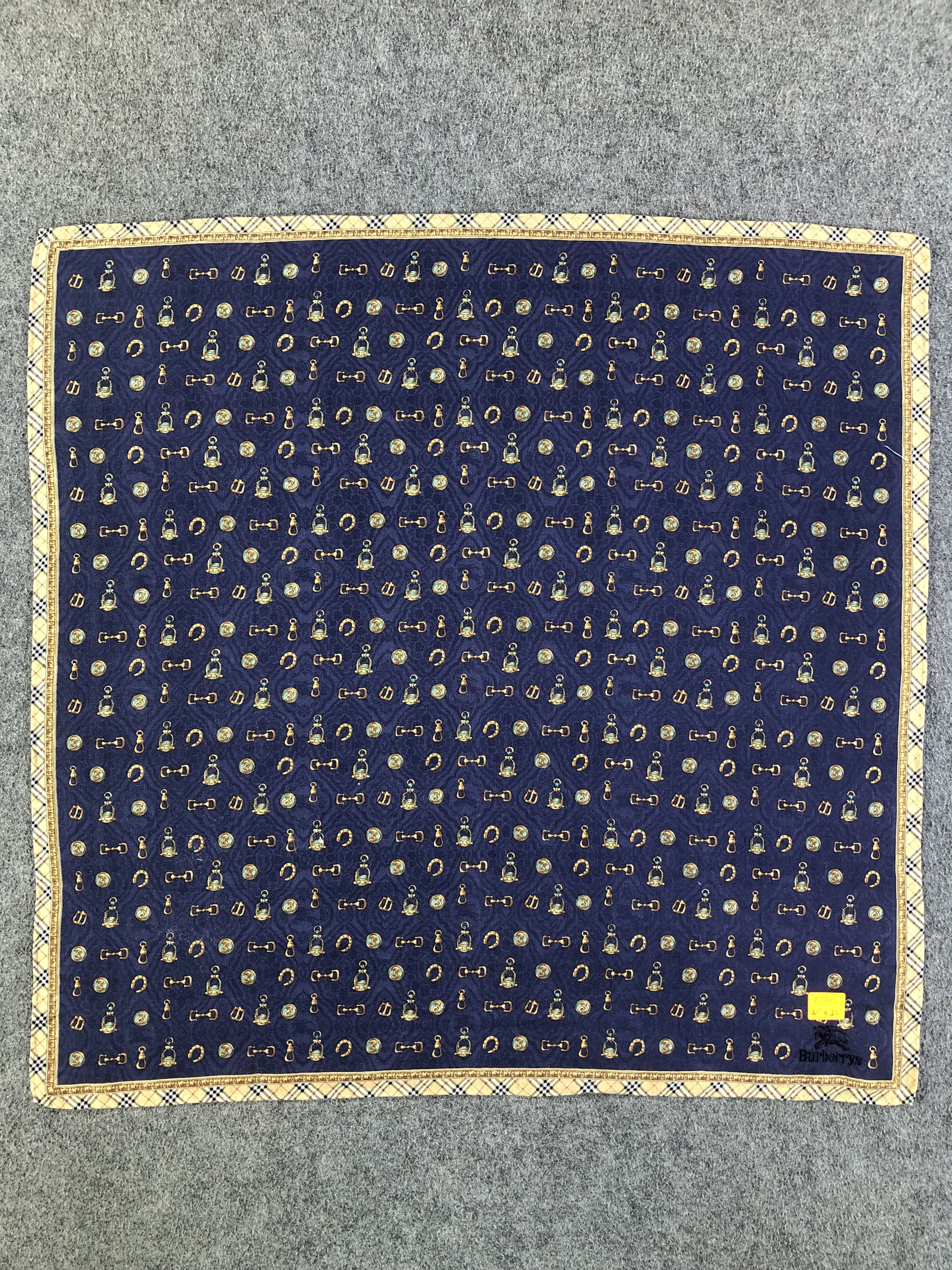 Burberry Burberry Handkerchief / Bandana / Neckerchief Size ONE SIZE - 3 Thumbnail