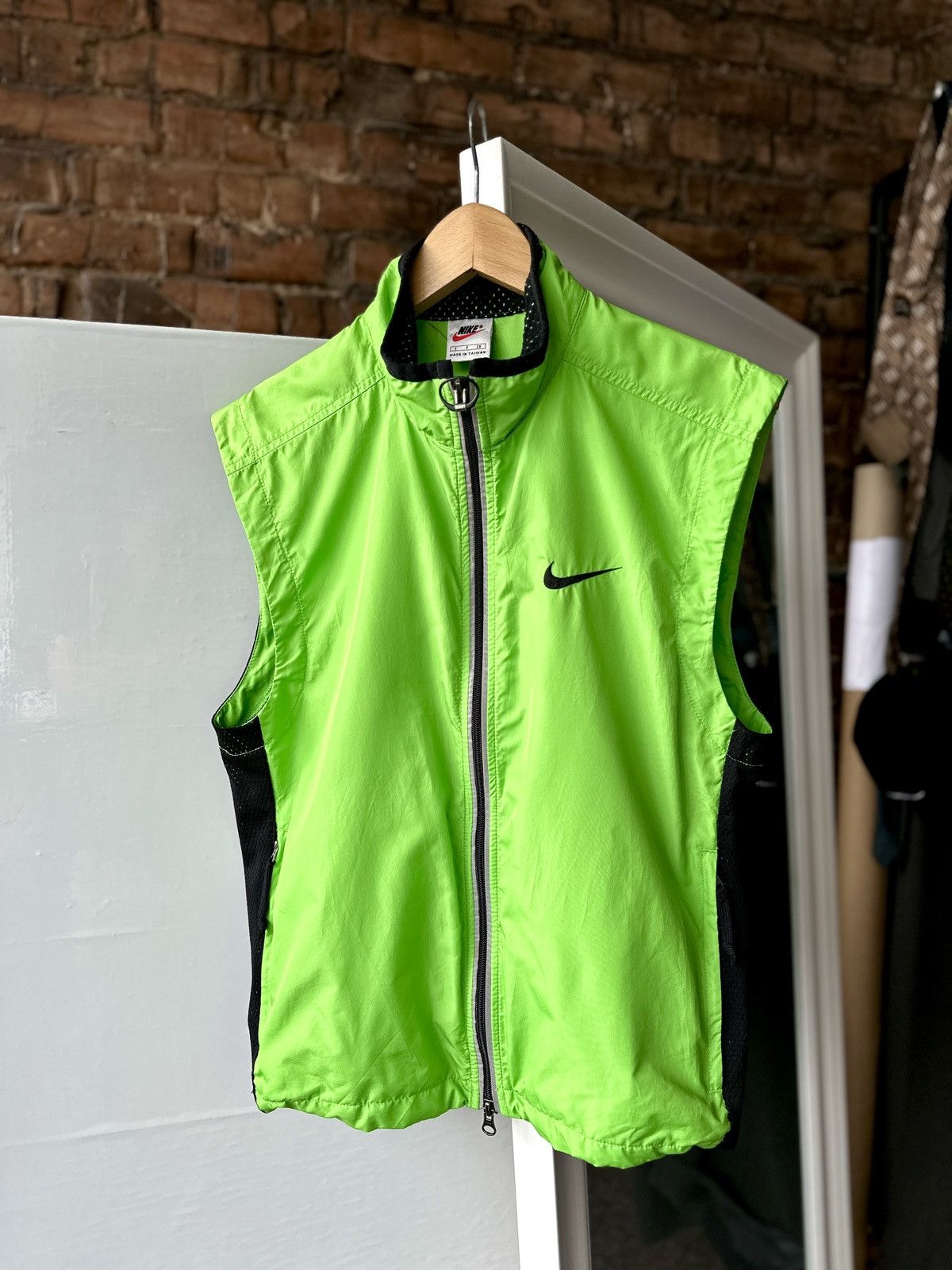 Other 🧨Vintage 90s Vest Nike Reflective Full Zip Green Size: S Size US S / EU 44-46 / 1 - 3 Thumbnail