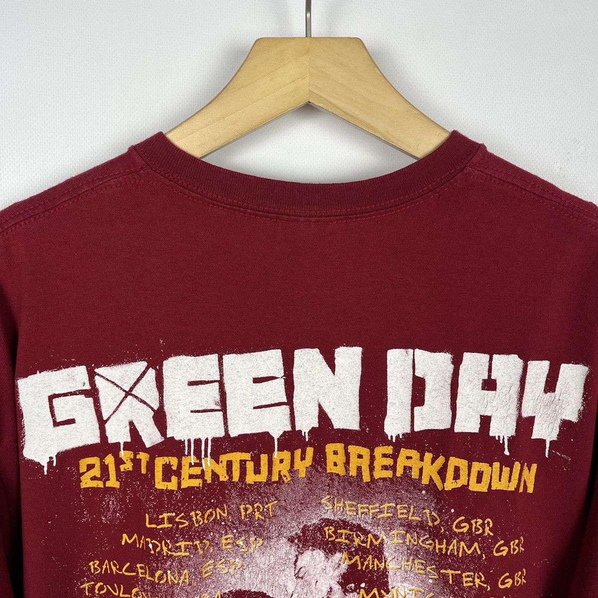 Band Tees Vintage Green Day 21st Century Breakdown rock tour tee 2009 Size US L / EU 52-54 / 3 - 10 Thumbnail