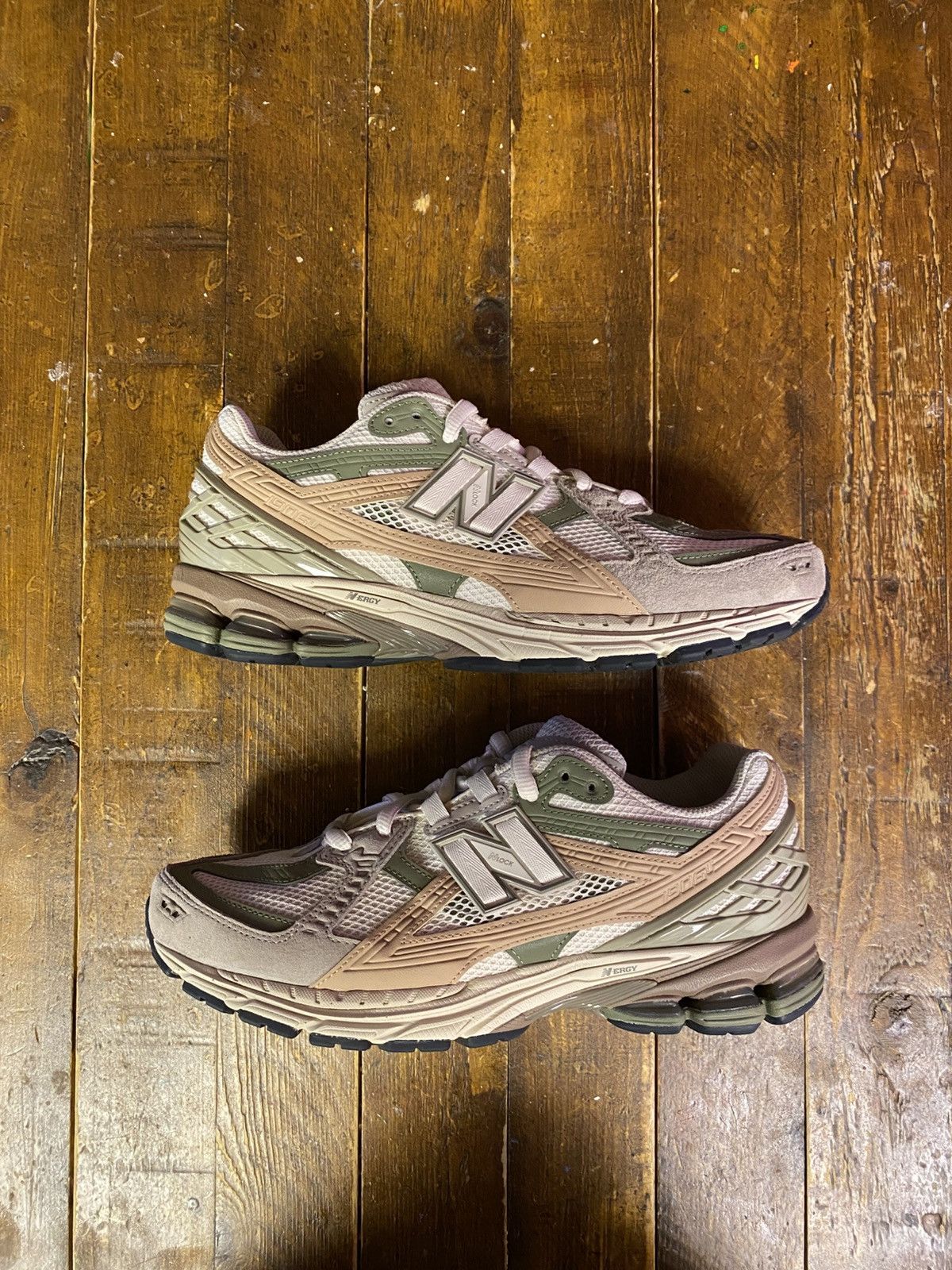 New Balance M1906NE “Linen” Size US 9 / EU 42 - 2 Thumbnail