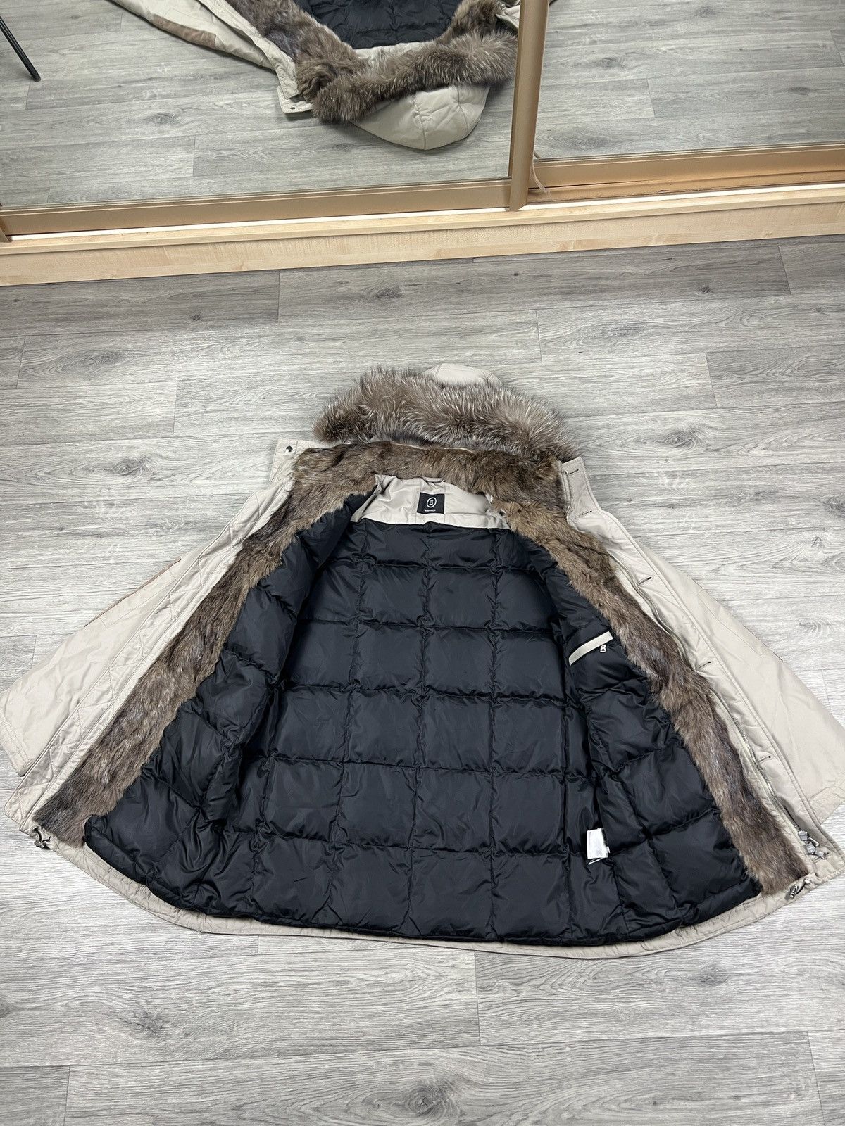 Bogner Bogner jacket down parka Natural fur men’s Size L Size US M / EU 48-50 / 2 - 11 Thumbnail