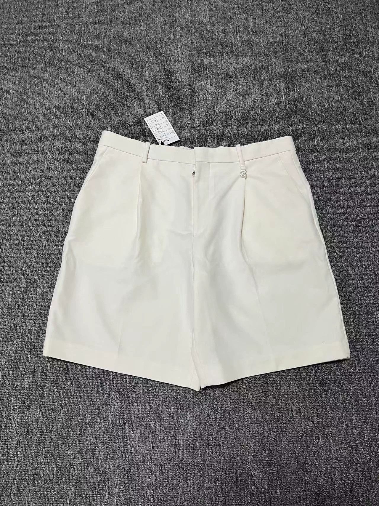 Louis Vuitton Louis Vuitton White Logo Wool Shorts Size US 31 - 1 Thumbnail
