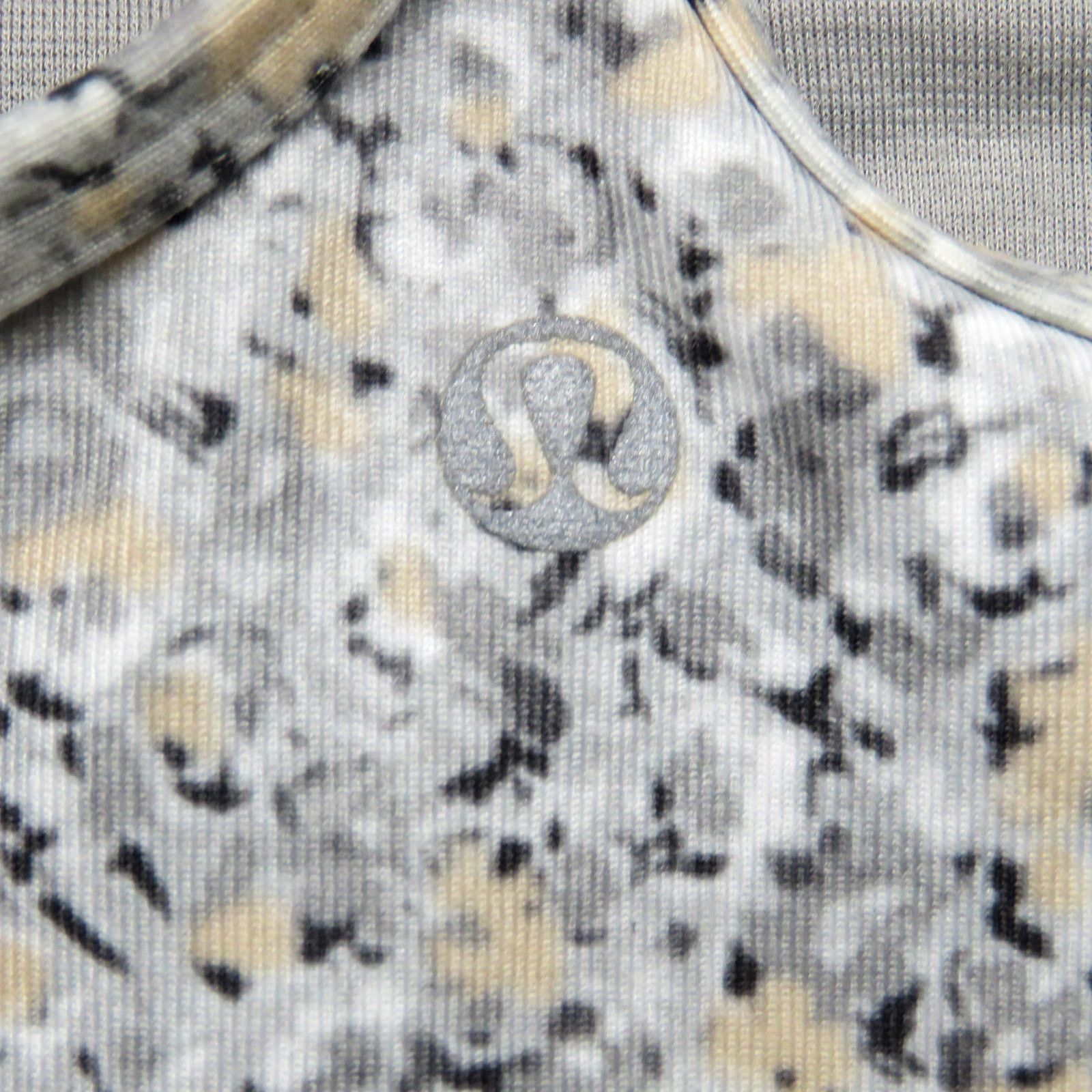 Lululemon Lululemon Gray Speckled Power Y Tank Size 4 Size S / US 4 / IT 40 - 4 Thumbnail