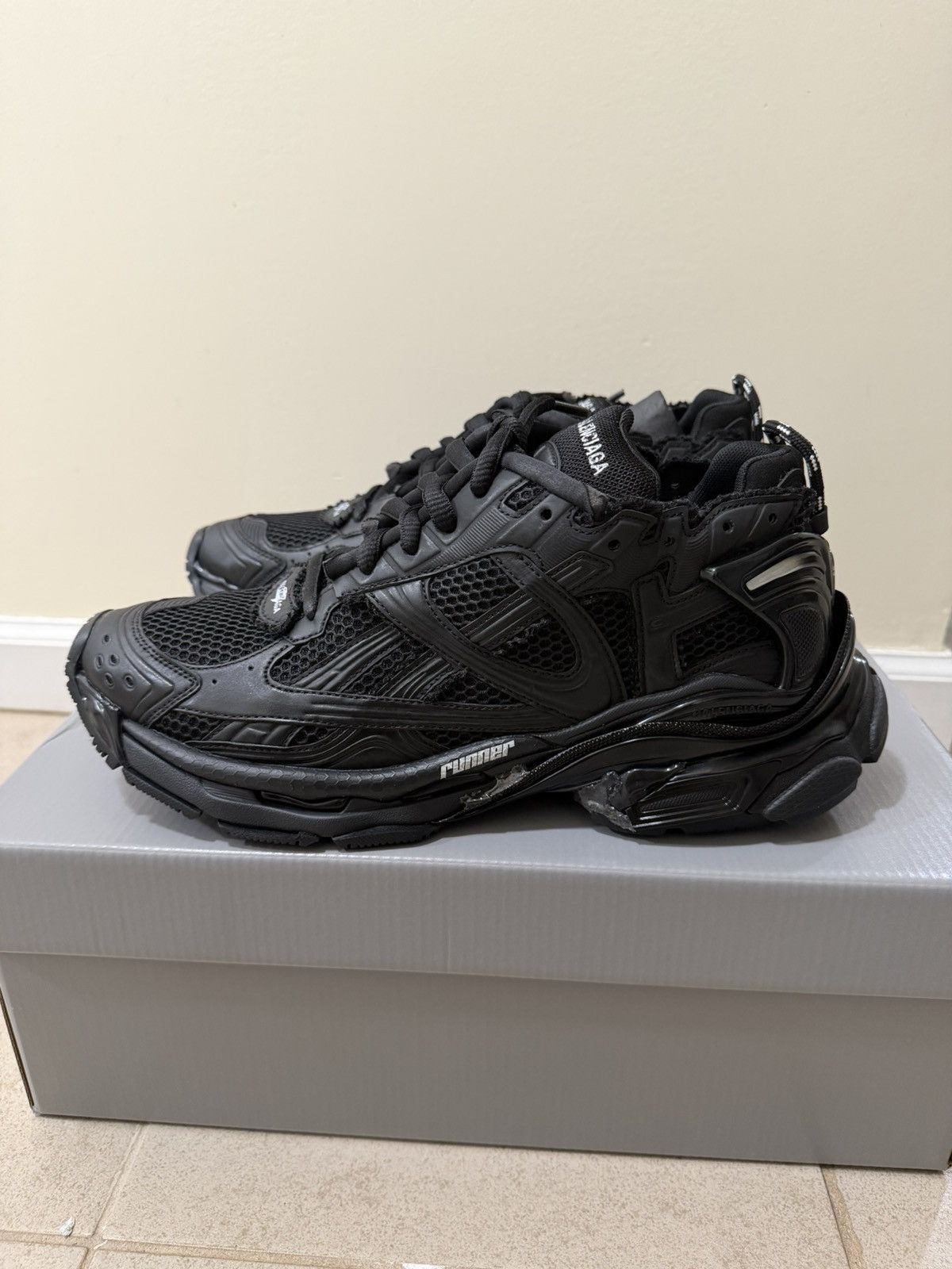 Balenciaga Balenciaga Mesh Runner Sneakers Size 44(11us) Size US 10 / EU 43 - 10 Thumbnail
