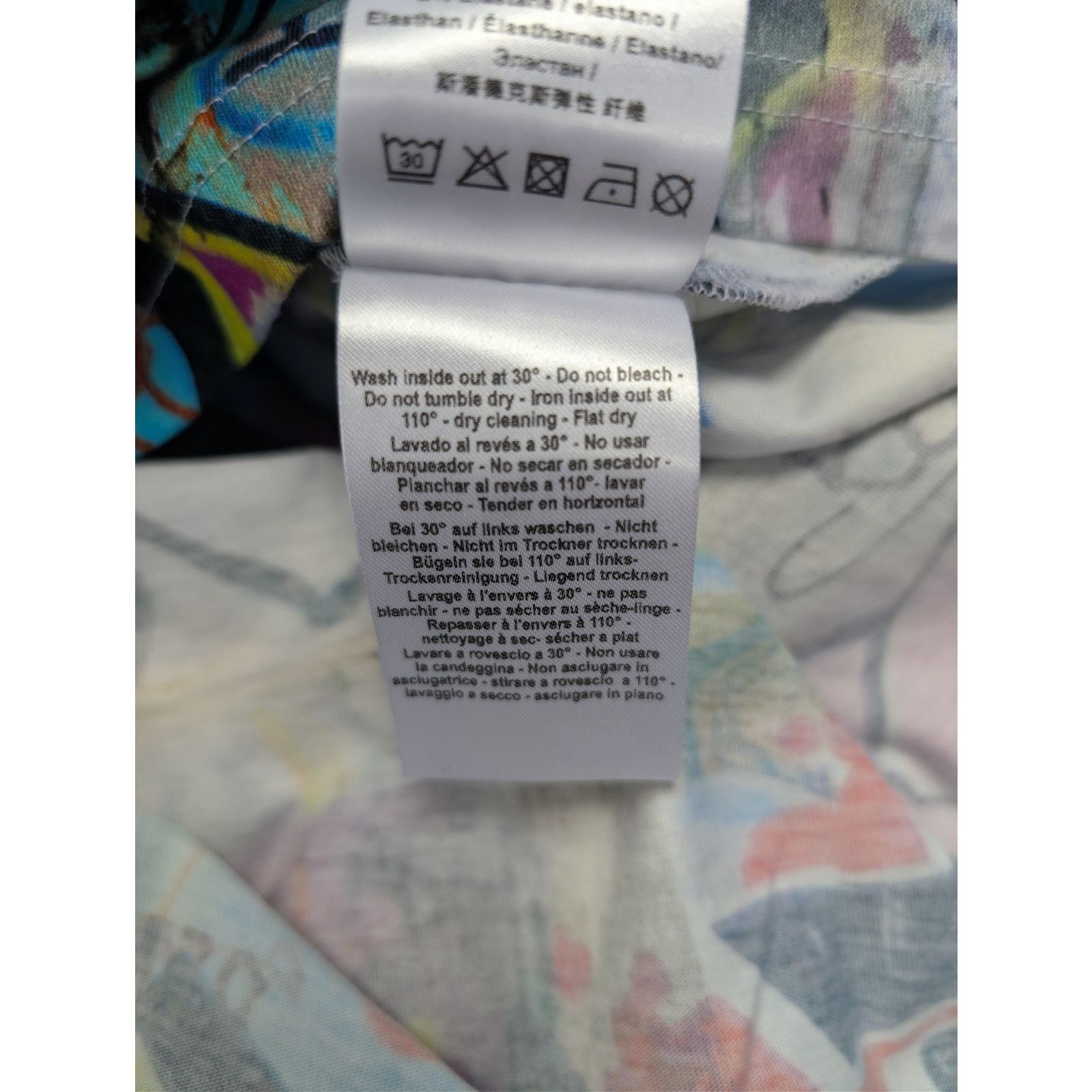 Vivienne Westwood o1rshd1 Classic Graffiti Print T-Shirt in Multiolor Size US XXL / EU 58 / 5 - 20 Thumbnail