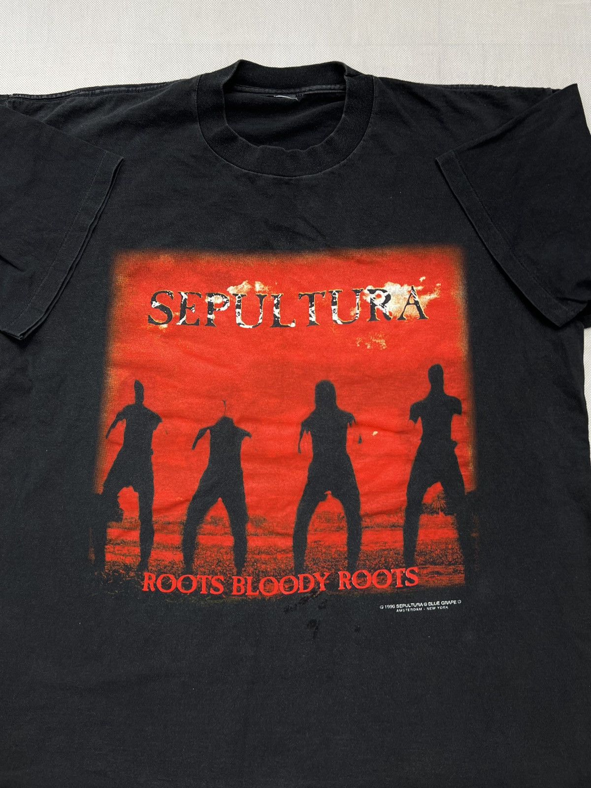 Band Tees Rare Tshirt Sepultura Roots Bloody Roots 1996 Vintage Size US L / EU 52-54 / 3 - 4 Thumbnail