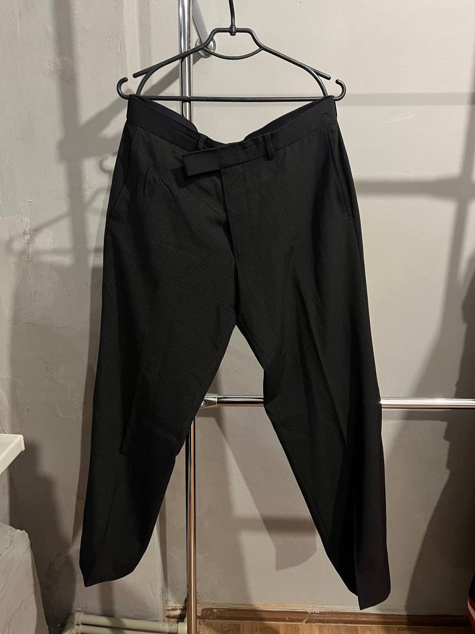 Hugo Boss VINTAGE HUGO BOSS STRIPED BLACK SOLID BRUTAL MENS SUIT SZ 52 Size 52R - 11 Thumbnail