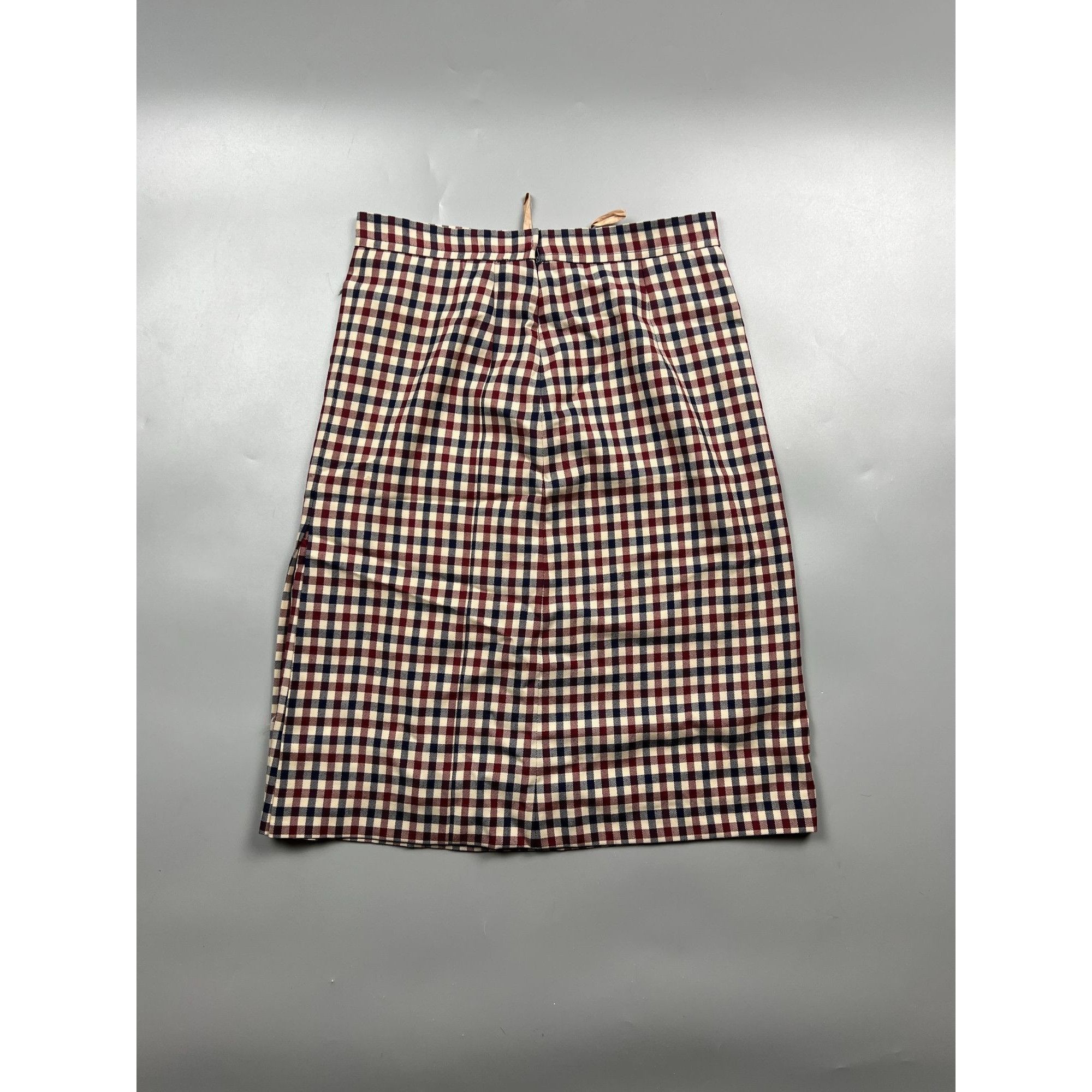 Aquascutum Aquascutum Mid Length Tartan Skirt (Y0821) Size 30" / US 8 / IT 44 - 1 Thumbnail