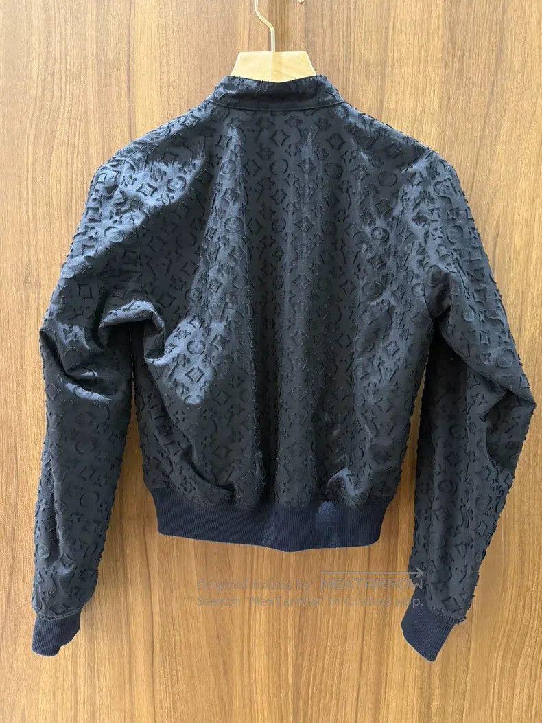 Louis Vuitton Louis Vuitton Black full print bomber jacket Size XXS / US 00 / IT 34 - 2 Thumbnail
