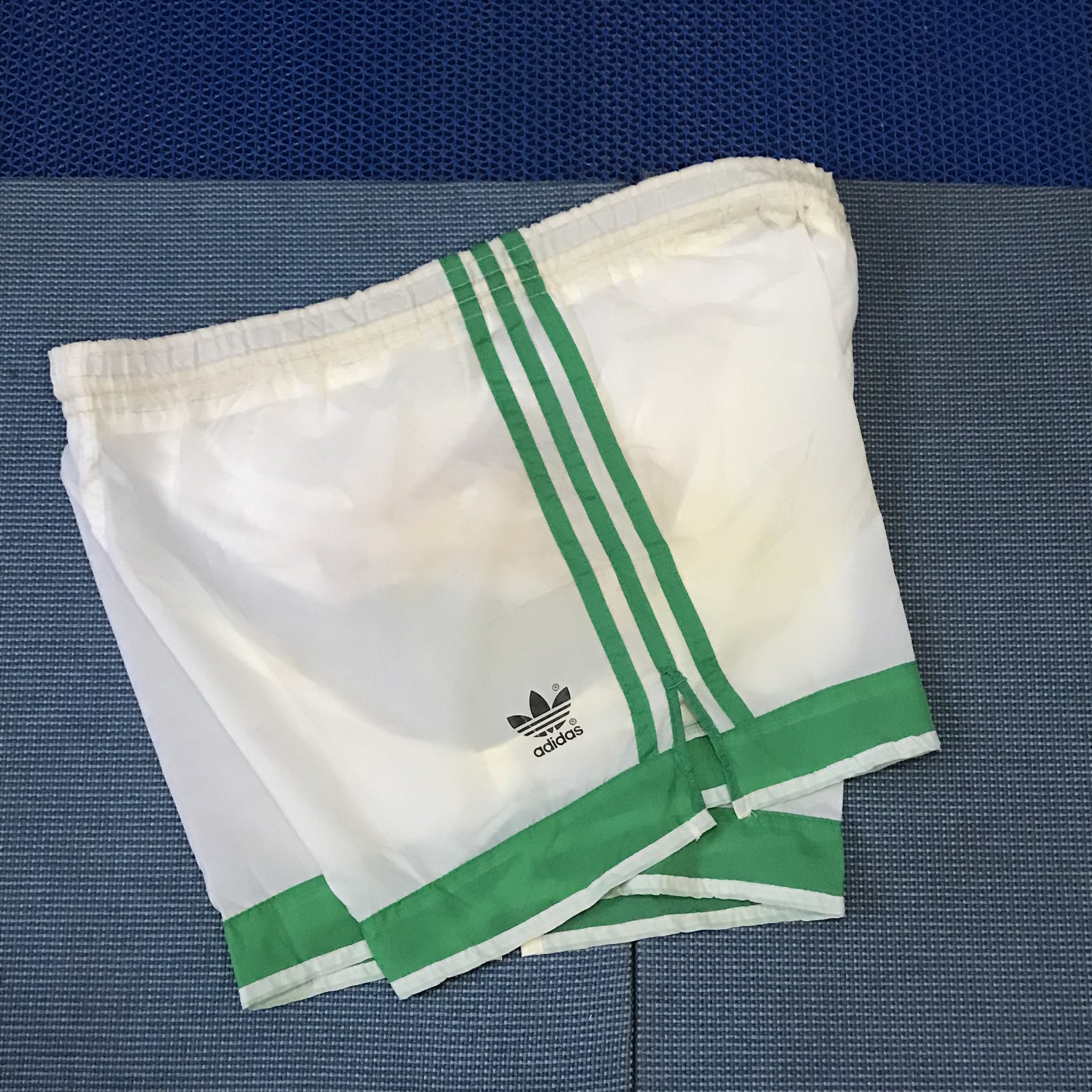 Adidas Vintage adidas Short Pants Classic white green Classic Size US 34 / EU 50 - 2 Thumbnail