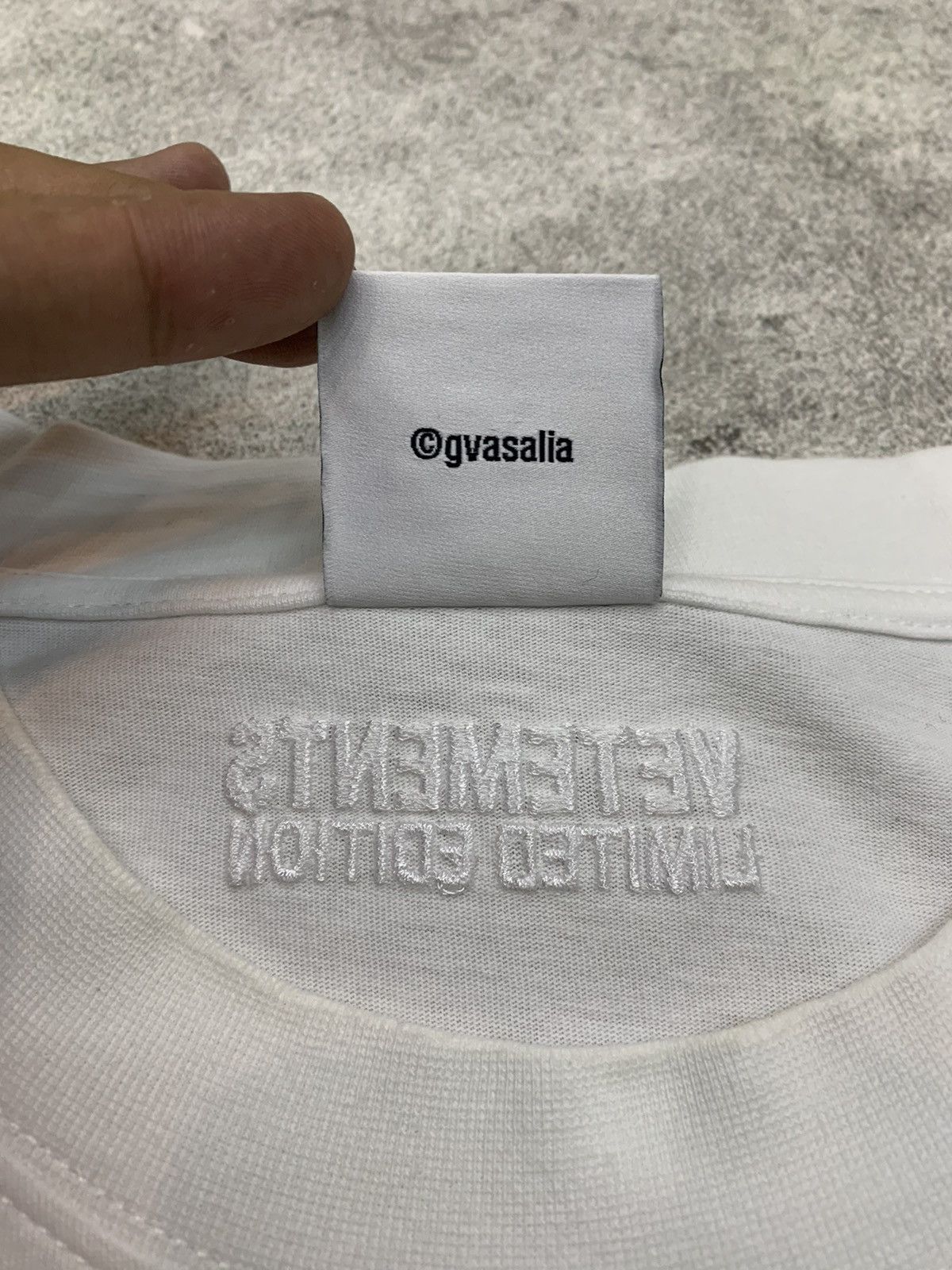Vetements 💥Vetements Paris Center Logo Tshirt Size US XL / EU 56 / 4 - 5 Thumbnail