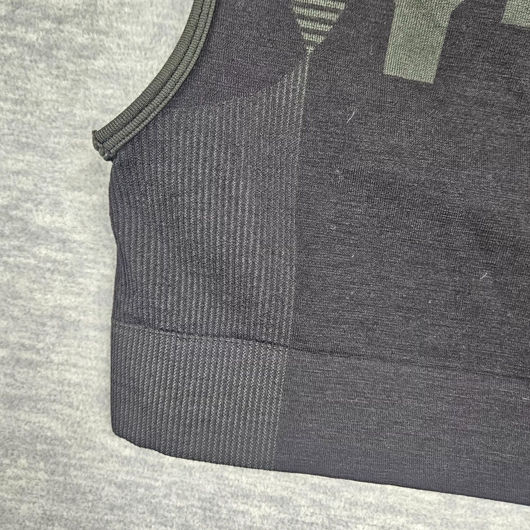 Yohji Yamamoto Y-3 Yohji Yamamoto Seamless Women's Crop Rib Knit Sport Top XS Black Crop Top Womens XS Knit Sportswear Casual Sleeveless V-Neck Size XS / US 0-2 / IT 36-38 - 7 Thumbnail