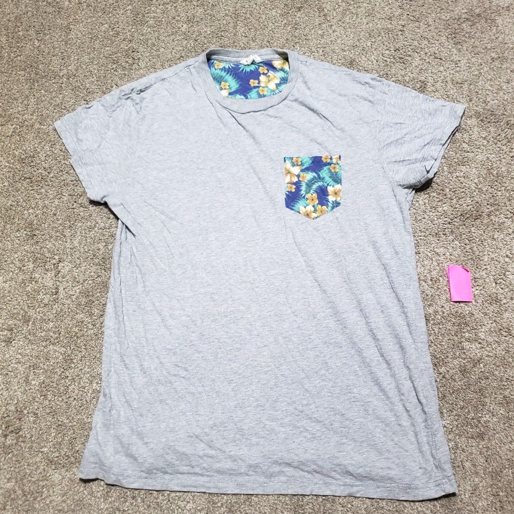 Vintage Aéropostale Gray Floral Shirt Short Sleeve Women L Adult Large Gray Shirt Womens Large Printed Floral Shirt? Size S / US 4 / IT 40 - 2 Thumbnail