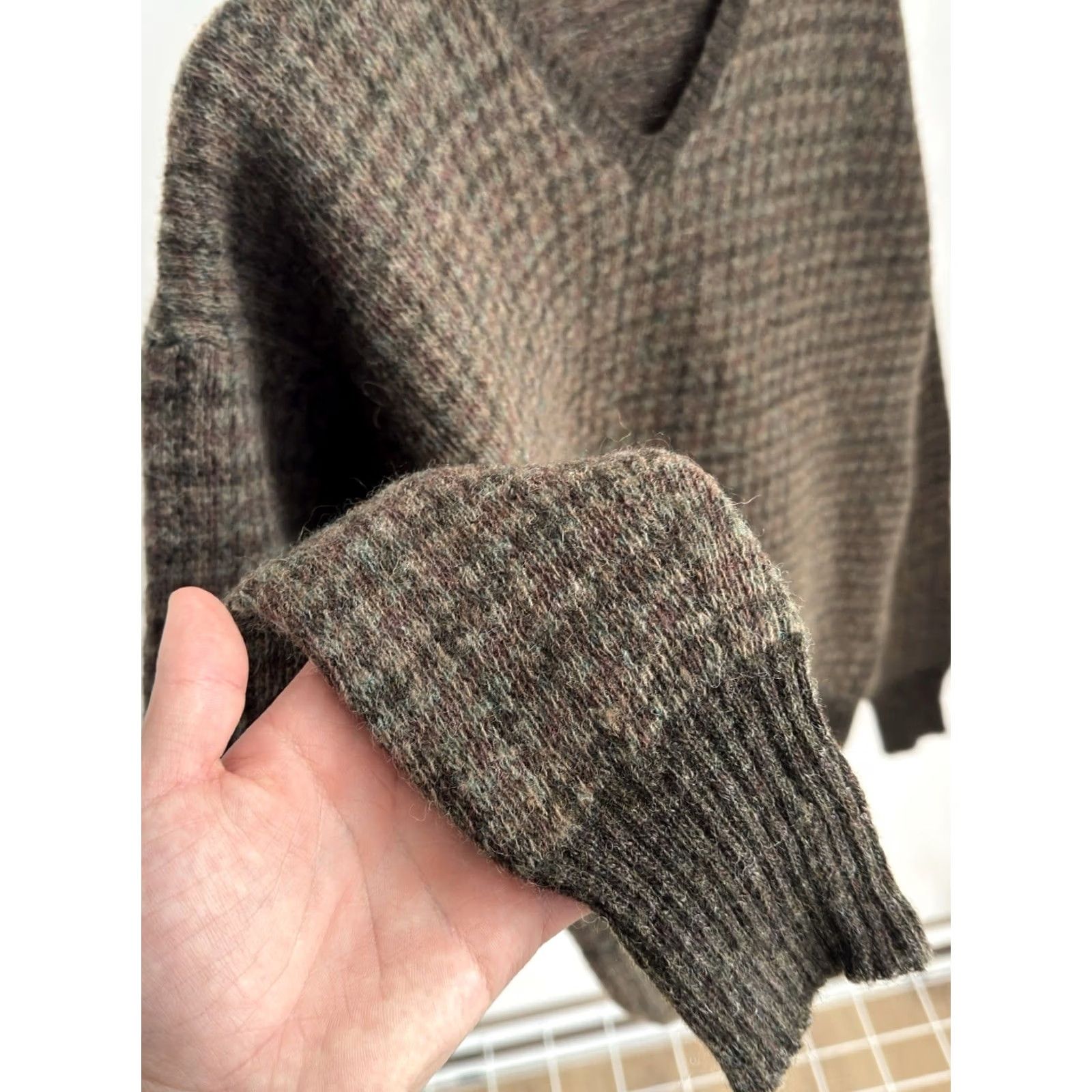 Polo Ralph Lauren VINTAGE Polo Ralph Lauren V-Neck Brown Wool Sweater Mens XL 90s Polo Ralph Lauren Logo Pullover Sweatshirt Decade: 90s Size US XL / EU 56 / 4 - 4 Thumbnail