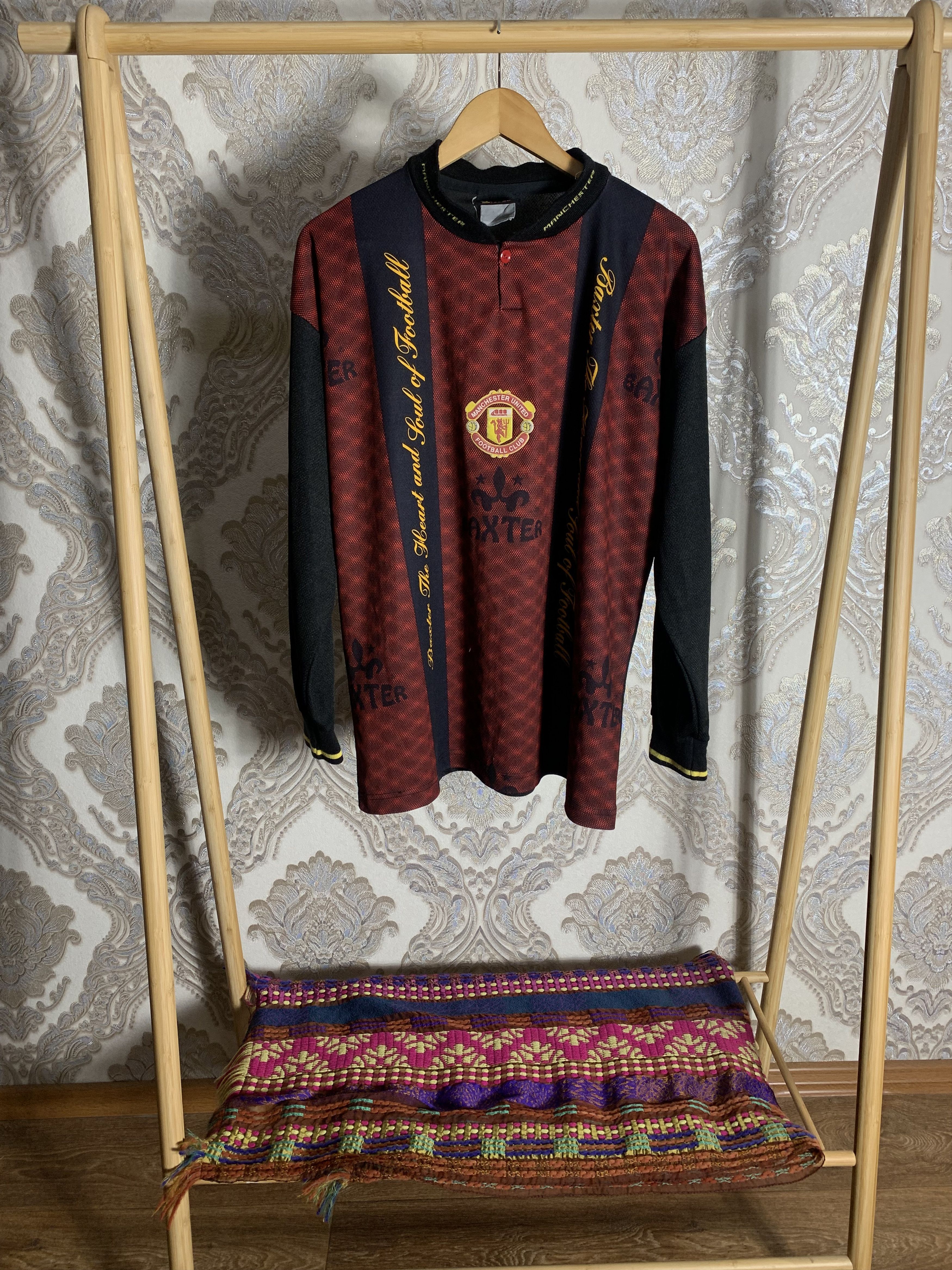 Vintage VERY RARE MANCHESTER UNITED ENGLAND RETRO SOCCER JERSEY 90s Size US M / EU 48-50 / 2 - 1 Thumbnail