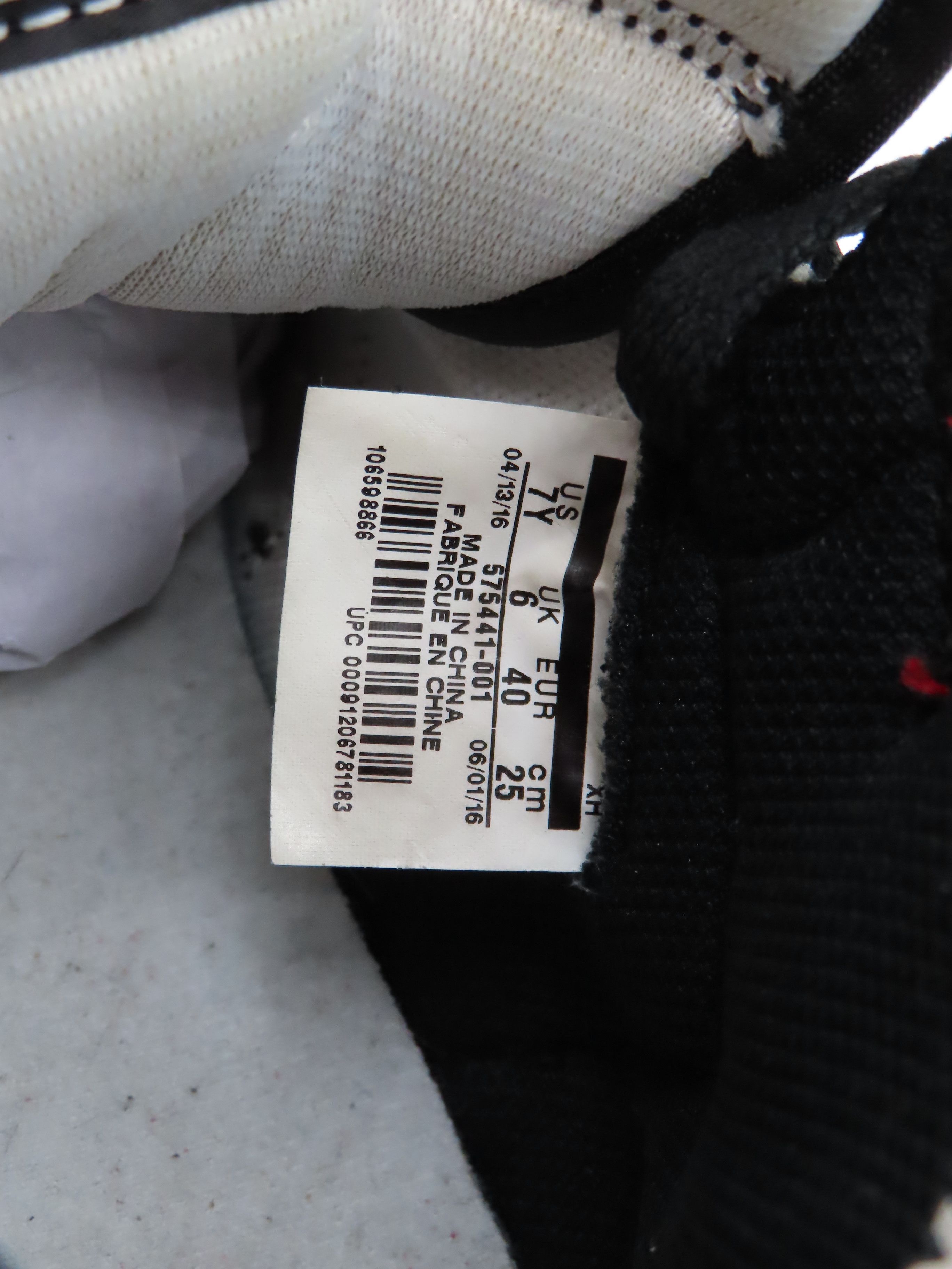 Jordan Brand Jordan 1 Retro Bred Banned (2016) (Grade-School) Size US 7 / EU 40 - 5 Thumbnail