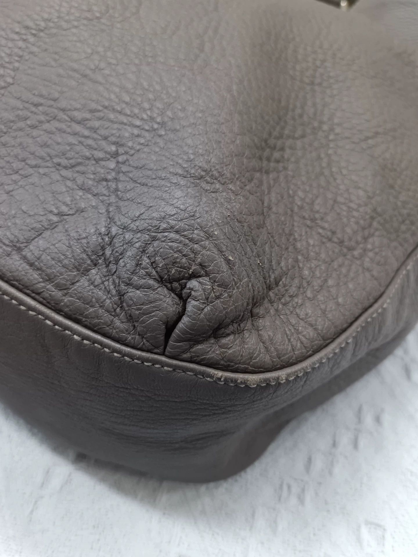 Gucci Gucci Vintage Armpit Bag w/ Strap (Size 41x35-52) Size ONE SIZE - 7 Thumbnail