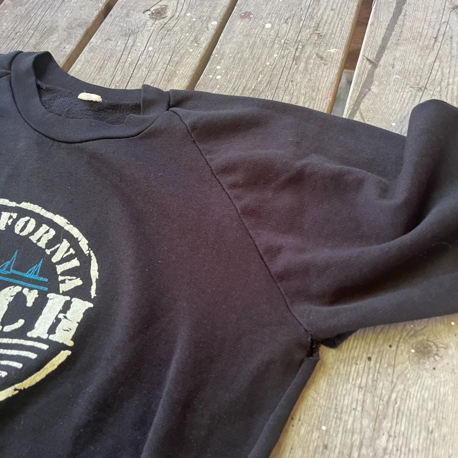 Vintage Vintage 80s Black California Beach Sweatshirt Raglan Sz M Size US M / EU 48-50 / 2 - 3 Thumbnail
