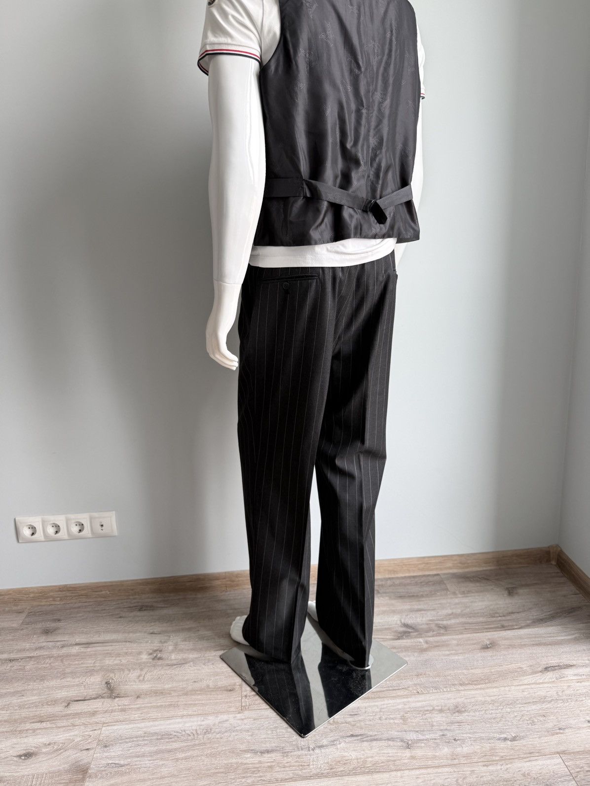 Brioni Brioni Dark Charcoal Grey Pinstripe 3 Piece Suit Wool 44R Size 44R - 9 Thumbnail