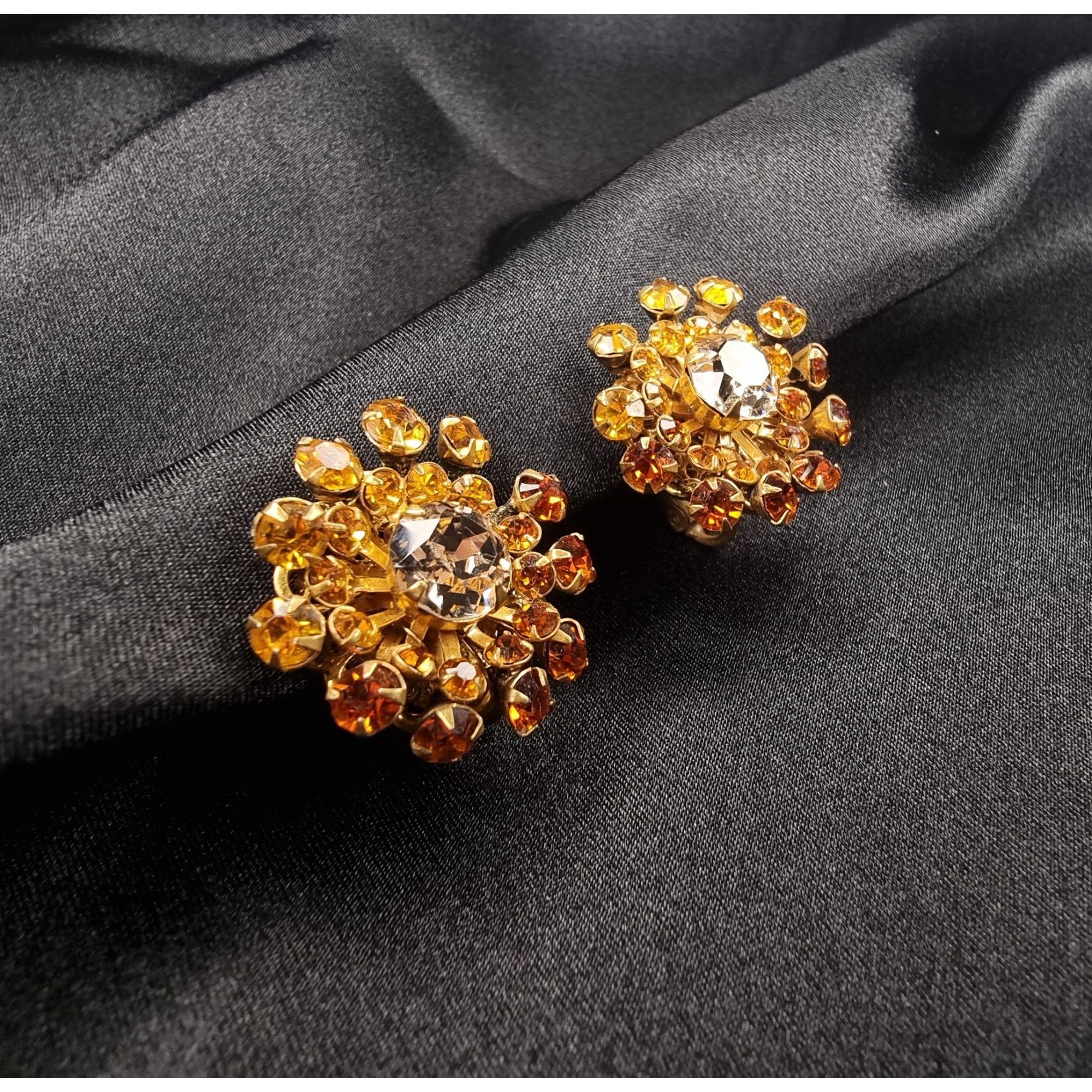 Miriam Haskell Vintage 1930s-1940s MIRIAM HASKELL Signed Clip-On Earrings G Size ONE SIZE - 4 Thumbnail