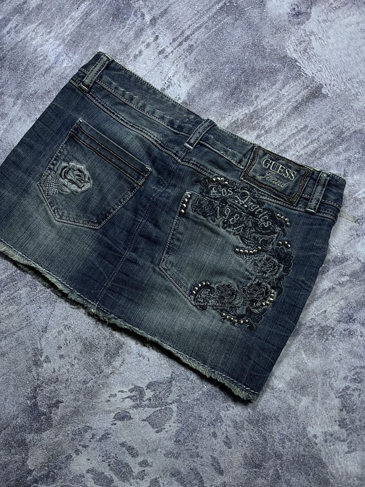 Guess Guess Mini Skirt Jeans Denim Vintage Streetwear Y2K Size 30" / US 8 / IT 44 - 2 Thumbnail
