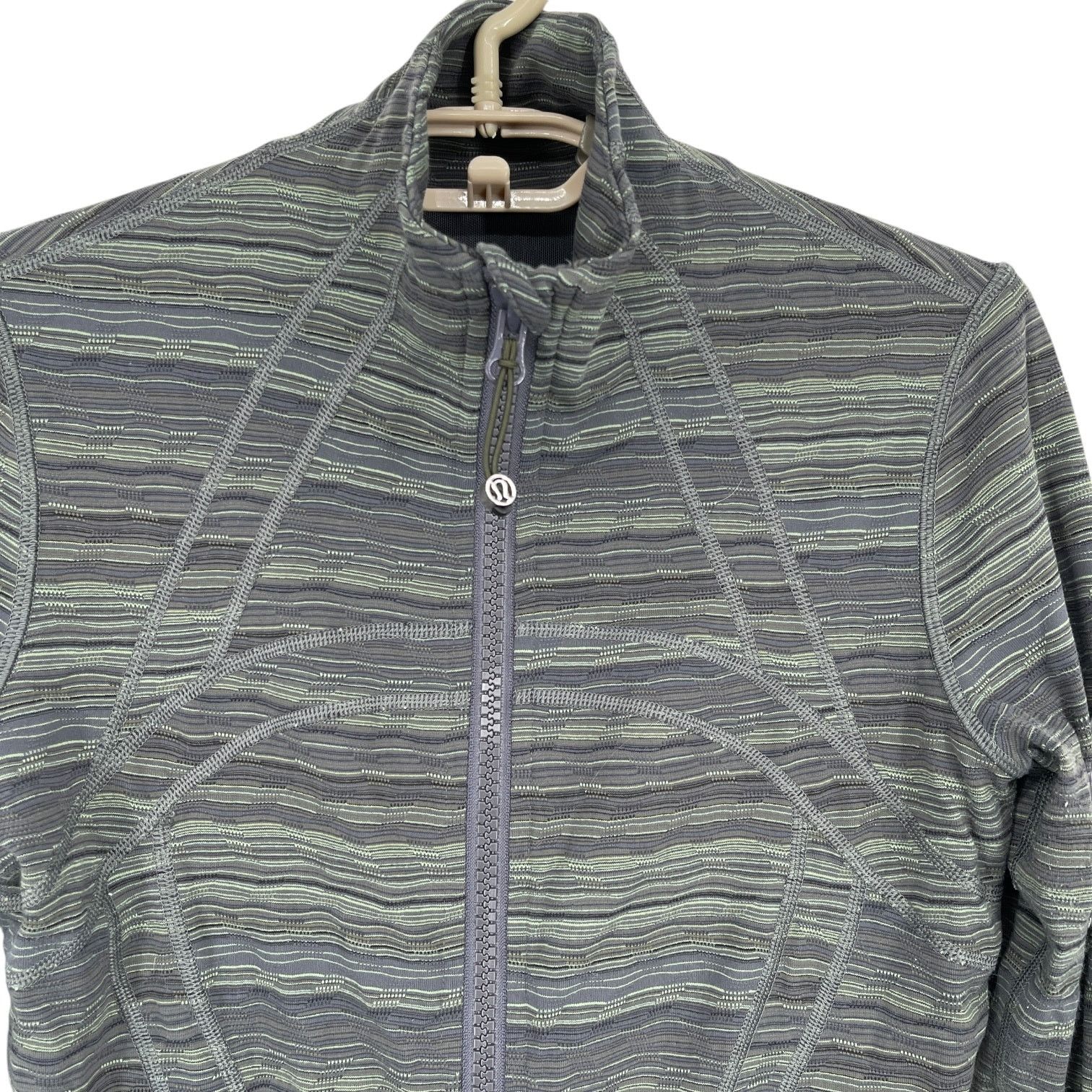 Lululemon Lululemon Define Jacket Full Zip Green Gray Black Size 6 Size M / US 6-8 / IT 42-44 - 2 Thumbnail