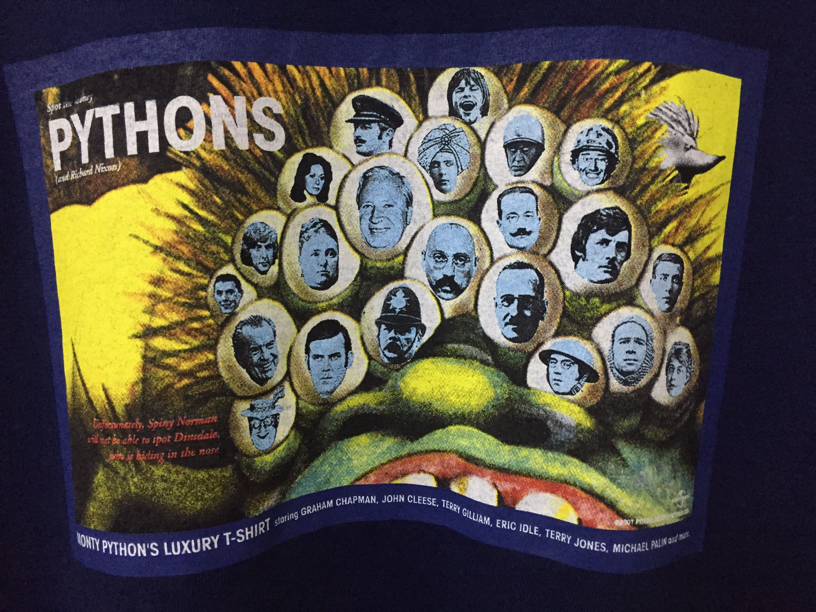 Vintage VINTAGE 00s MONTY PYTHONS AND THE HOLY GRAIL COMEDY TSHIRT Size US M / EU 48-50 / 2 - 7 Thumbnail