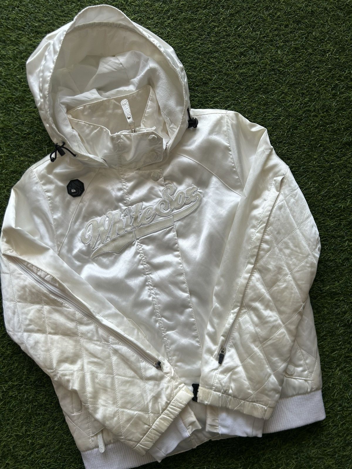 MLB Rare MLB White Sox Satin Puffy Jacket ZipOff Hood Streetwear Size US S / EU 44-46 / 1 - 6 Thumbnail