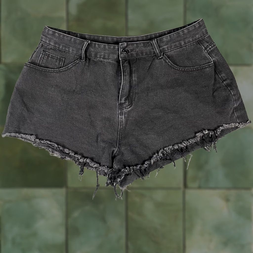 Shein VINTAGE Shein Black Denim Women’s Shorts XL 1XL Embroidered Flames Distressed Slim? (adjusted) Size 40" / US 18 - 1 Thumbnail