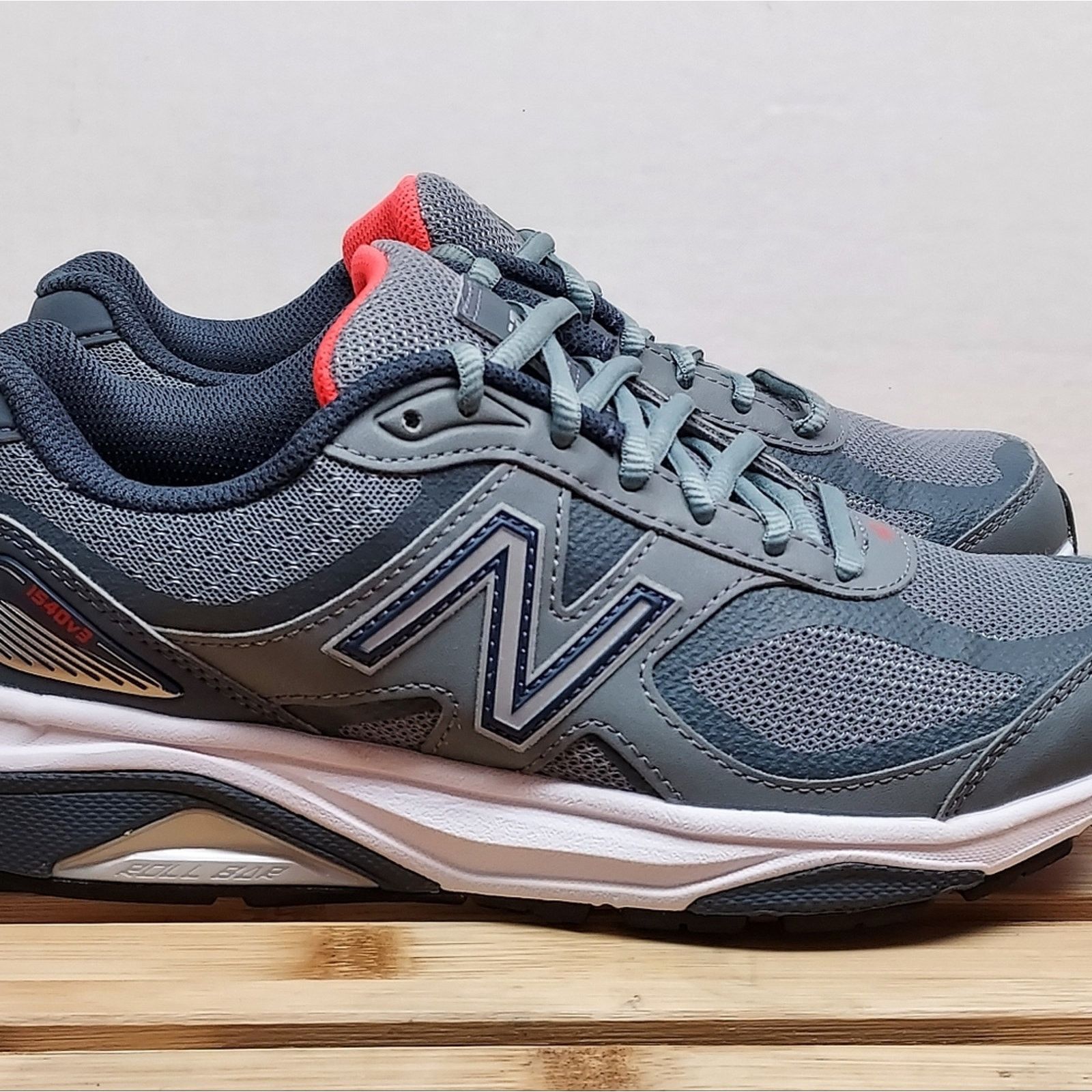 New Balance New Balance Womens | Grey | 1540 V3 Athletic Shoes Size 7.5 Size US 7.5 / IT 37.5 - 6 Thumbnail