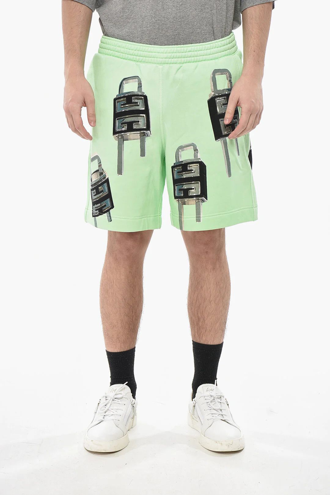 Givenchy og1mm0326 Brushed Cotton Short in Green Size US 36 / EU 52 - 1 Thumbnail