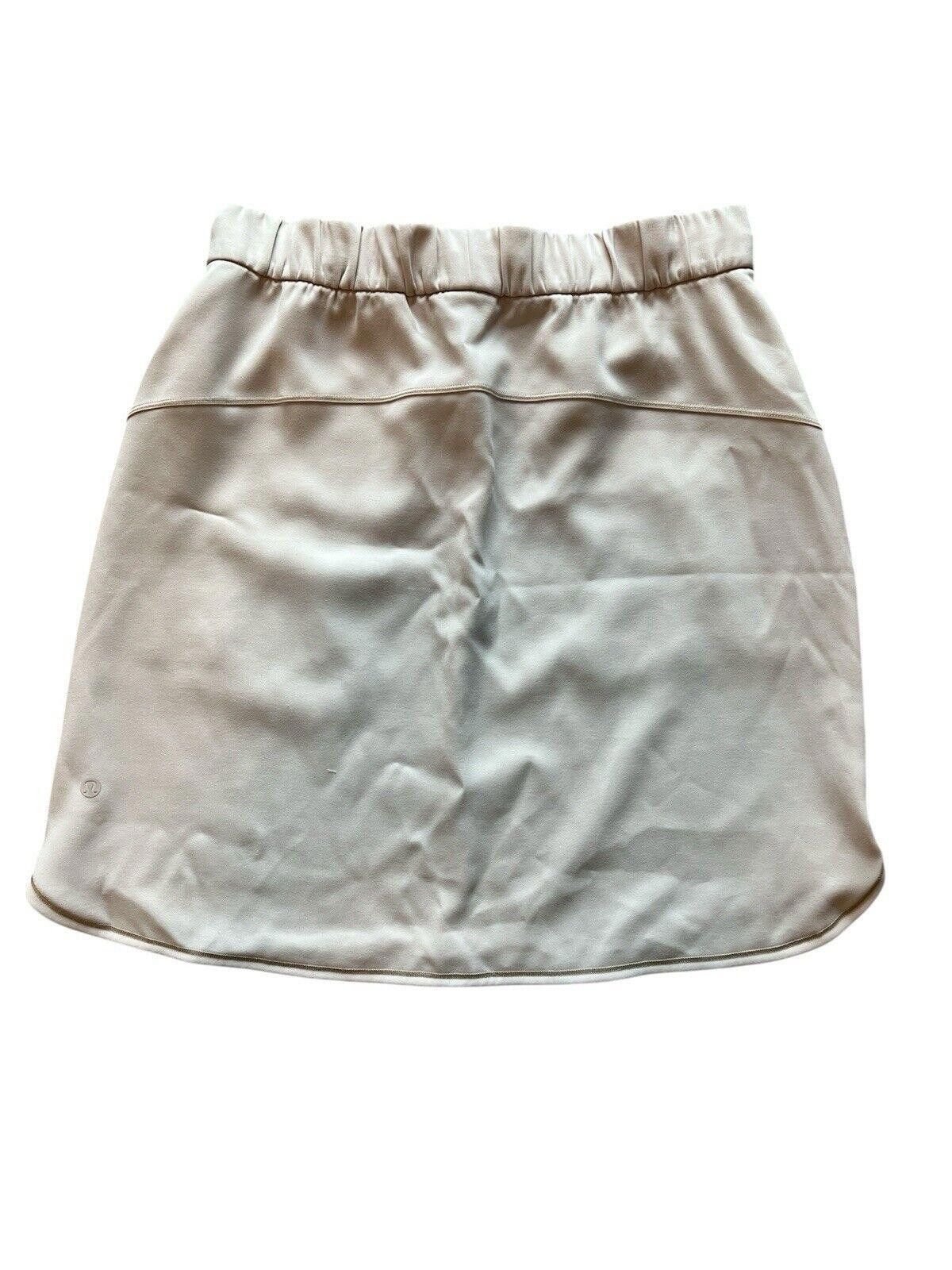 Designer Lululemon On The Fly Skirt *Woven Silverstone Sz 10 Size 32" / US 10 / IT 46 - 3 Thumbnail