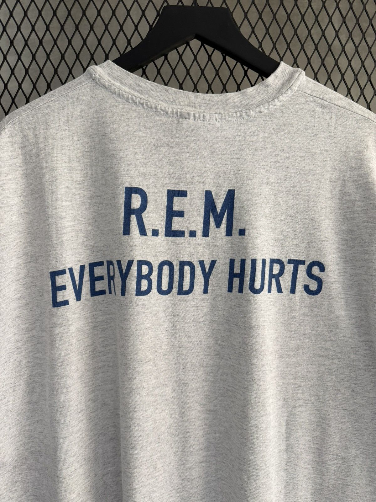 Band Tees Vintage 1990s REM Everybody Hurts Promo Tee Size US XL / EU 56 / 4 - 4 Thumbnail