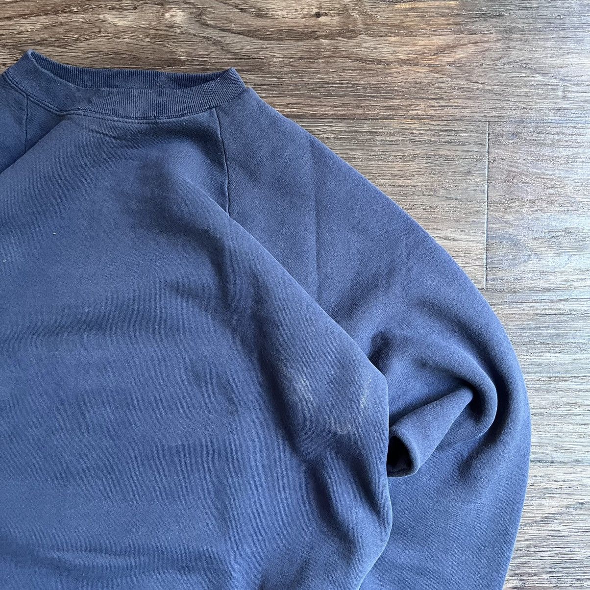Fruit Of The Loom Sunfaded Blue Raglan Crewneck 1990s Trashed/Stains Size US XL / EU 56 / 4 - 2 Thumbnail