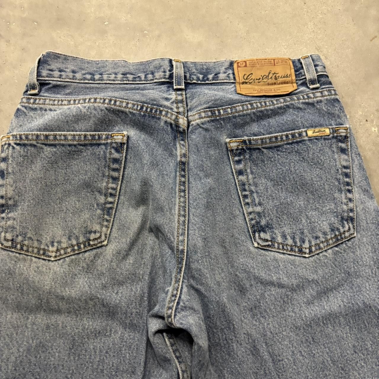 Levi's × Vintage Crazy Vintage Y2K/2000s Medium Wash Levi’s Denim Jeans! Size US 30 / EU 46 - 7 Thumbnail