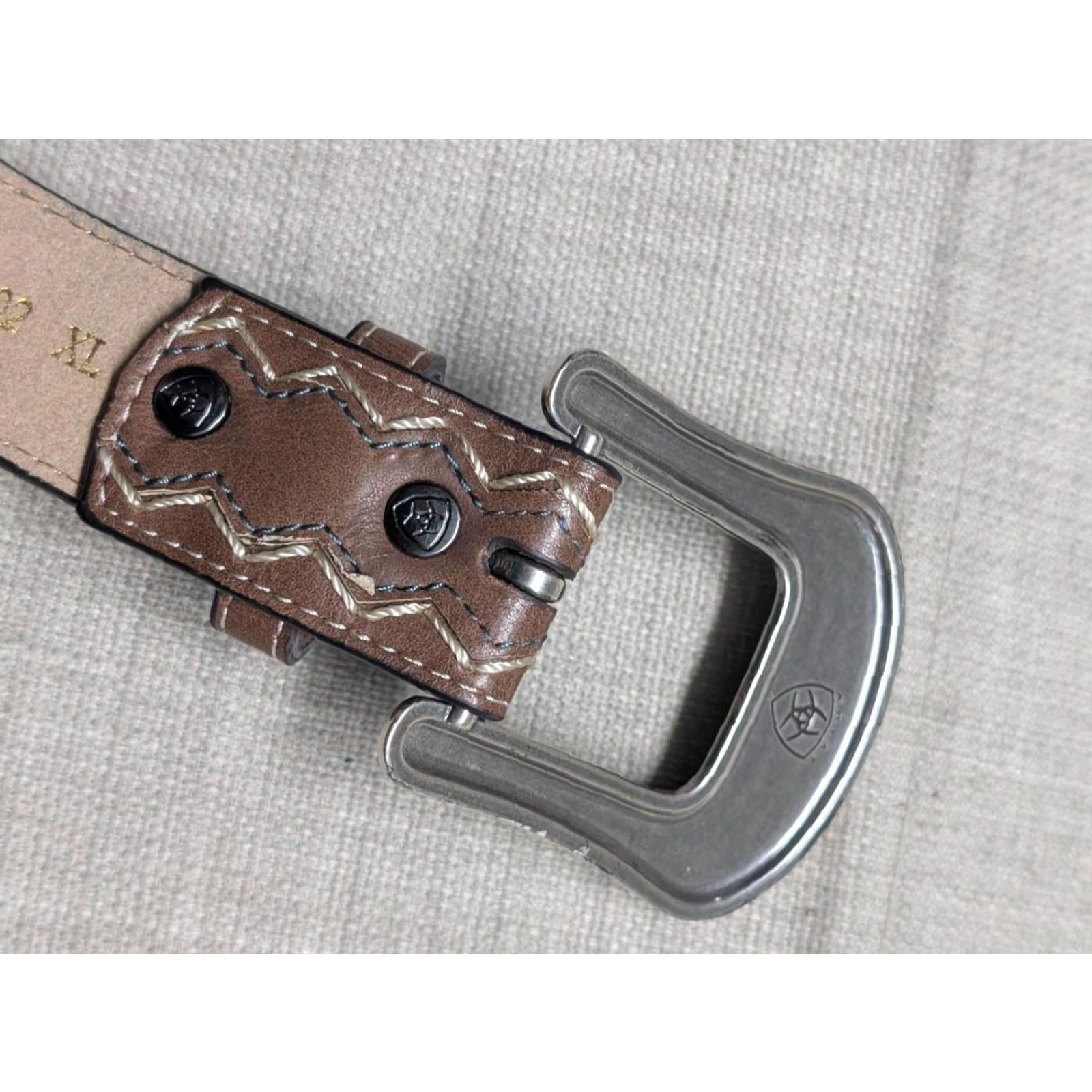 Ariat VINTAGE Ariat belt Western belt 42 brown Diamond tooled cutout belt western style with buckle snaps Mens 42 Brown ARIAT belt WOMENS? Size 42 - 6 Thumbnail