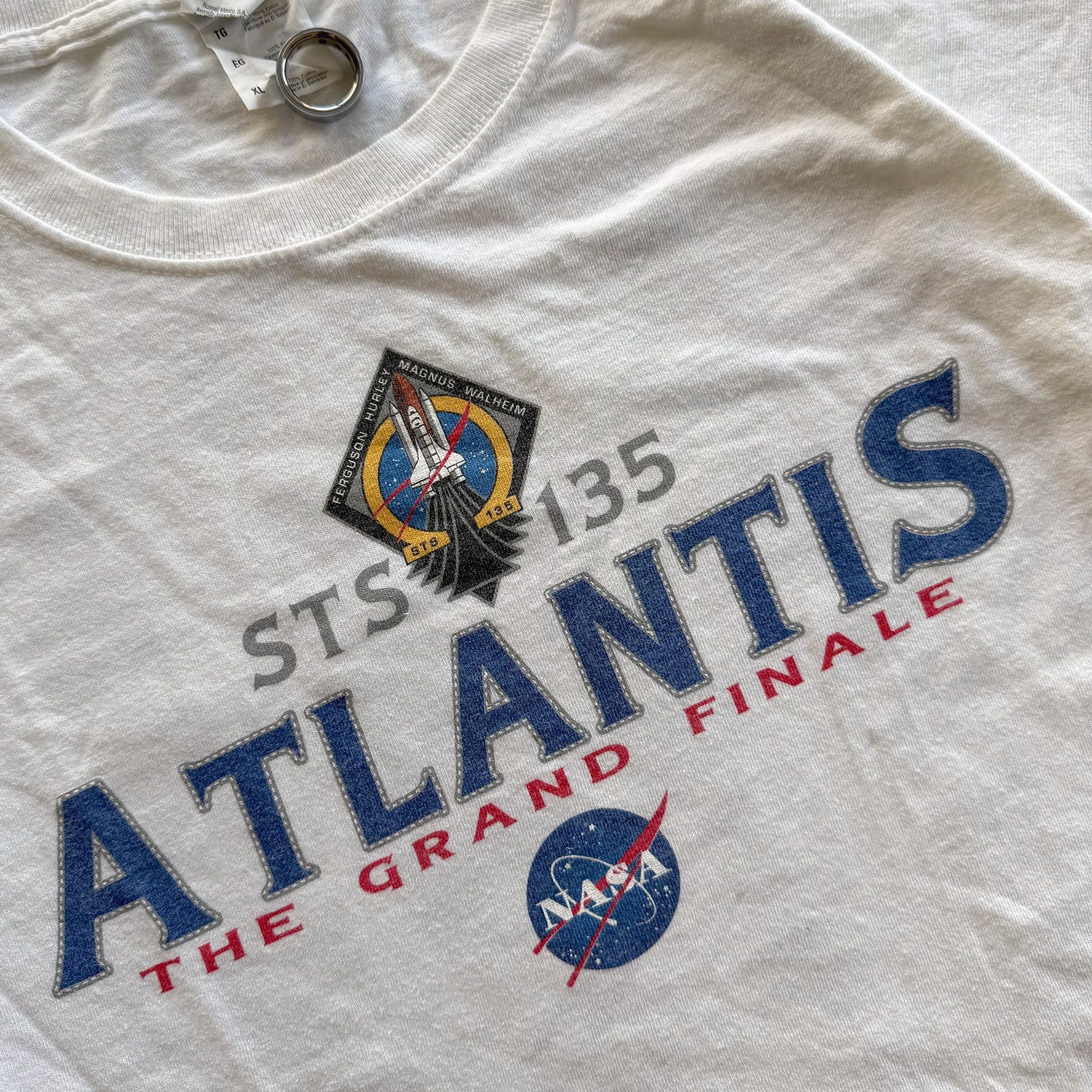 Vintage 2011 Vintage NASA Atlantis STS-135 Tee Size US XL / EU 56 / 4 - 4 Thumbnail
