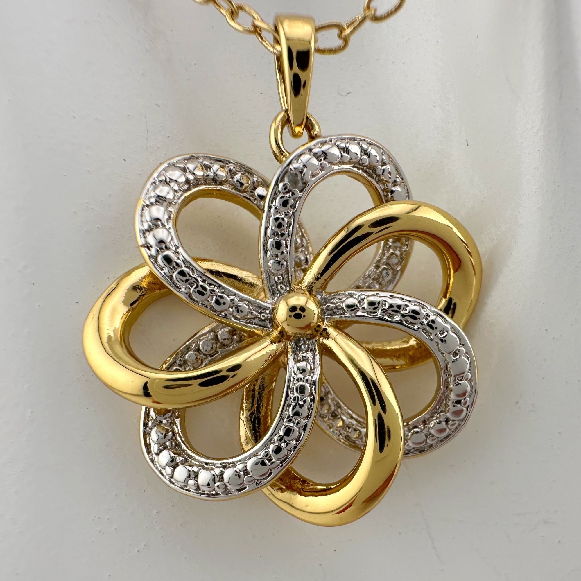 Other Pretty Two Tone Flower Pendant 22kt Gold Overlay Size ONE SIZE - 2 Thumbnail