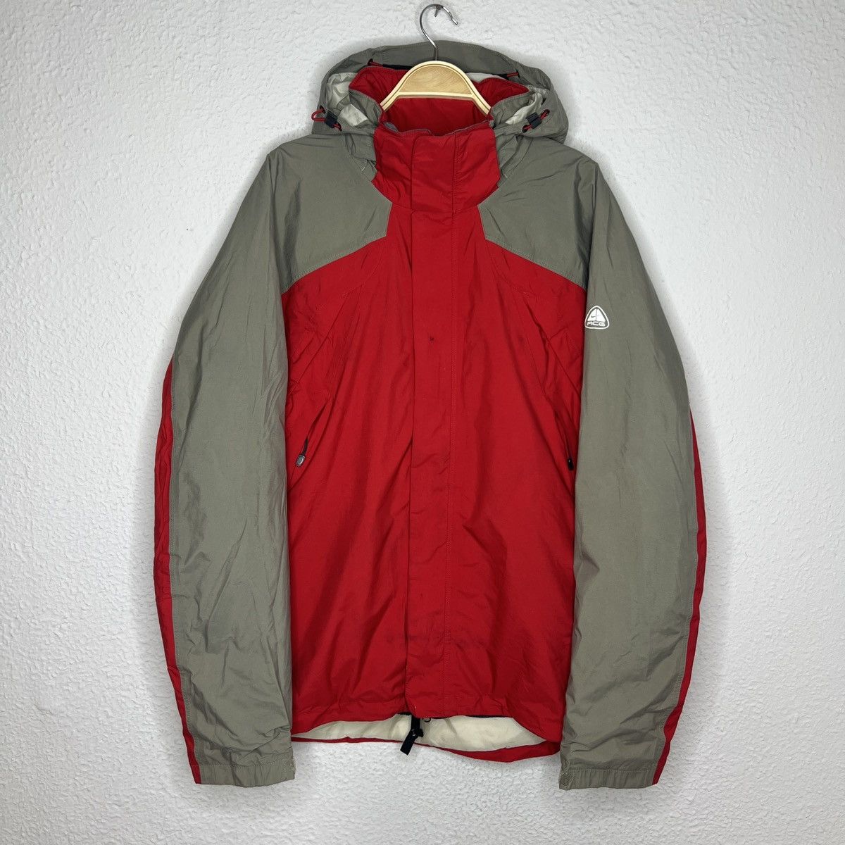 Nike acg jacket red hot sale